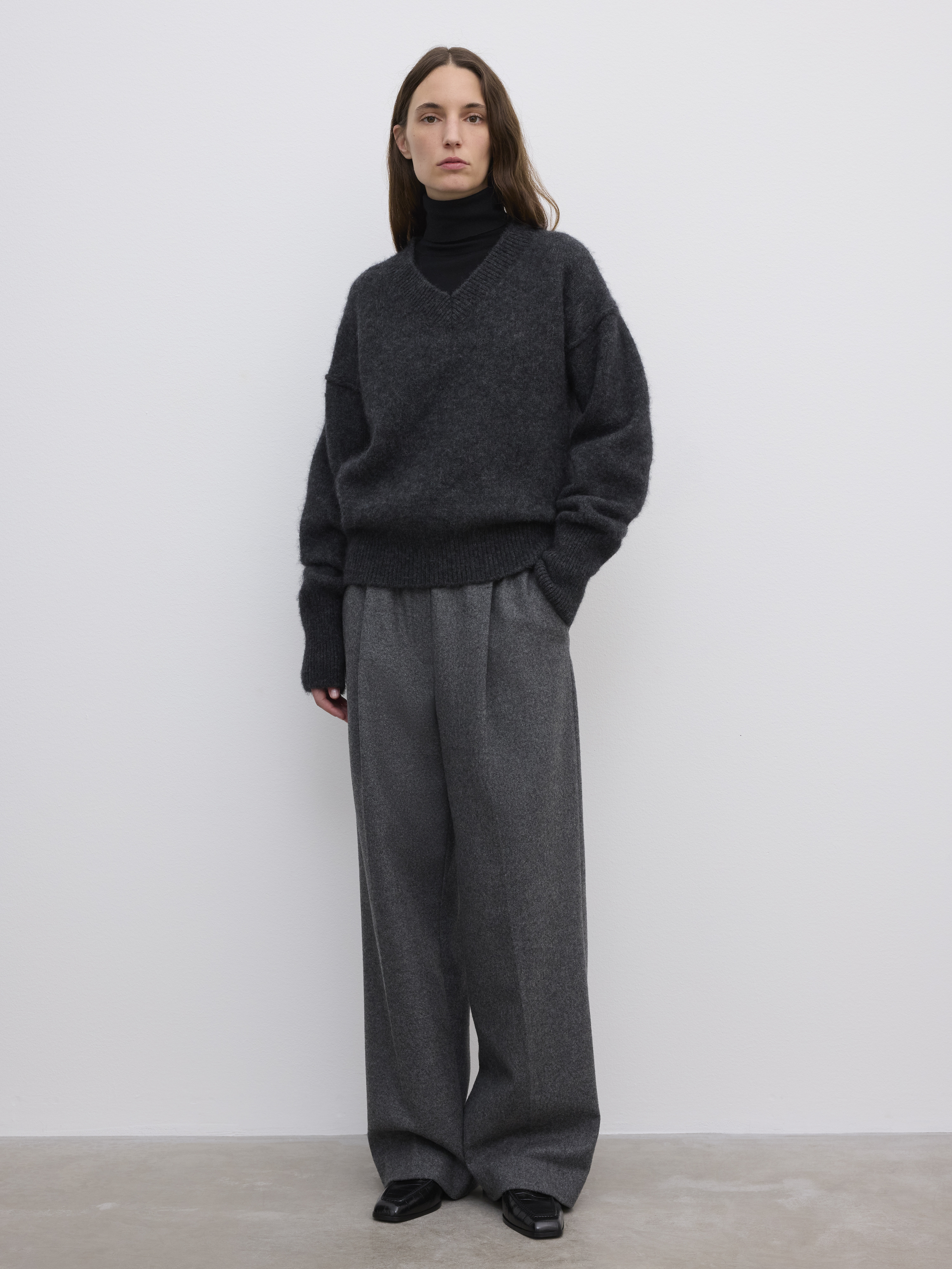 V-neck Alpaca Knit - 2