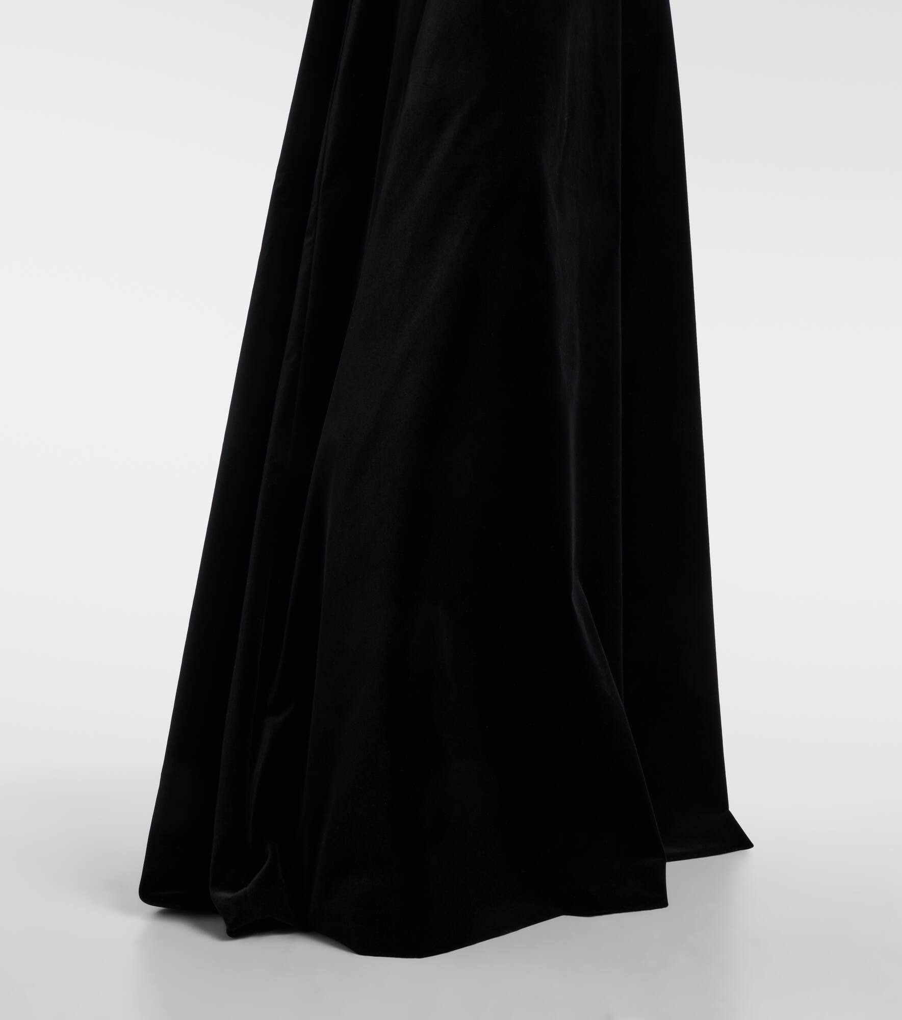 Open-back cotton velvet gown - 6