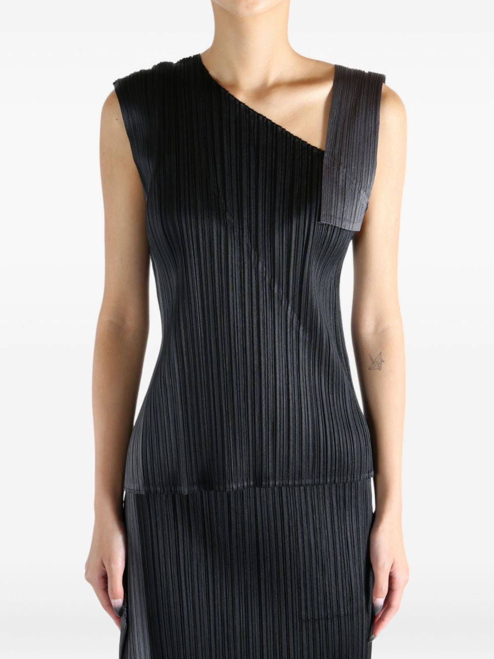 Pointe pleated asymmetric top - 3
