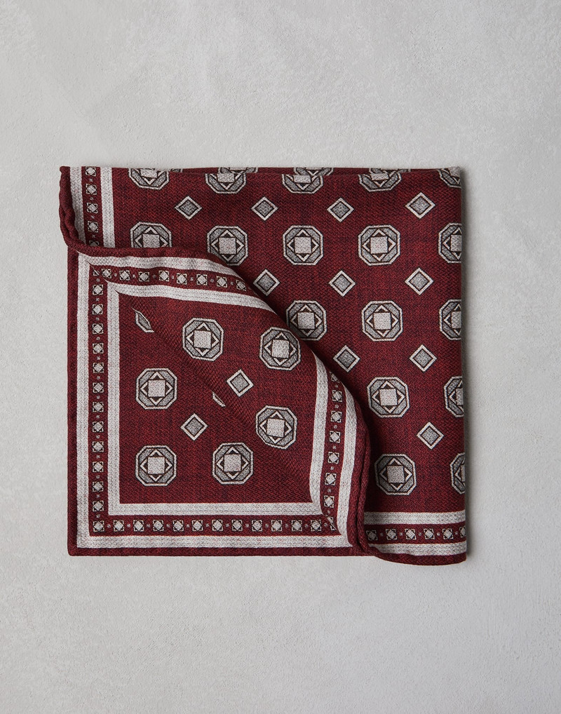 Double face silk pocket square with geometric pattern 1