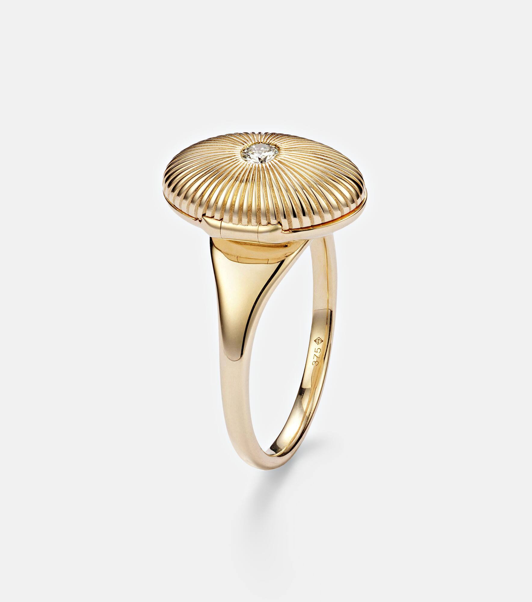 9kt gold ring with diamond - 4