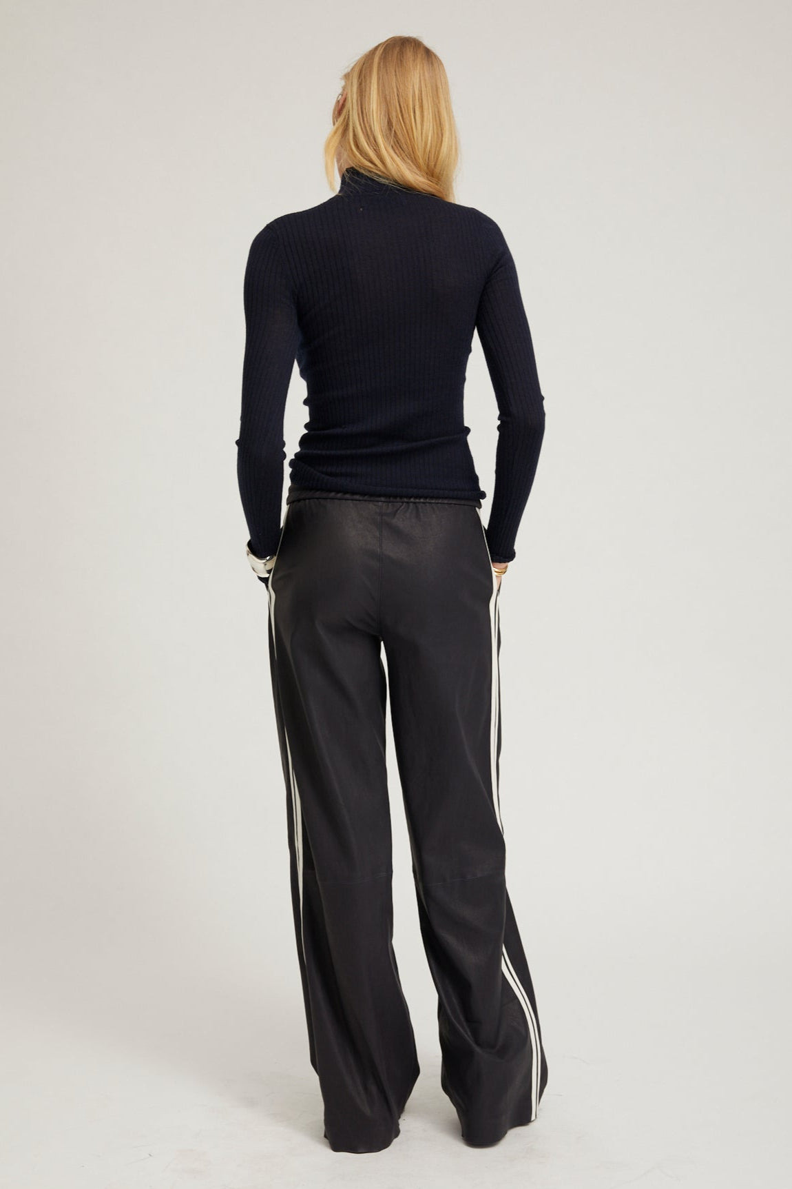NAVY LEATHER BAGGY ATHLETIC PANTS - 4