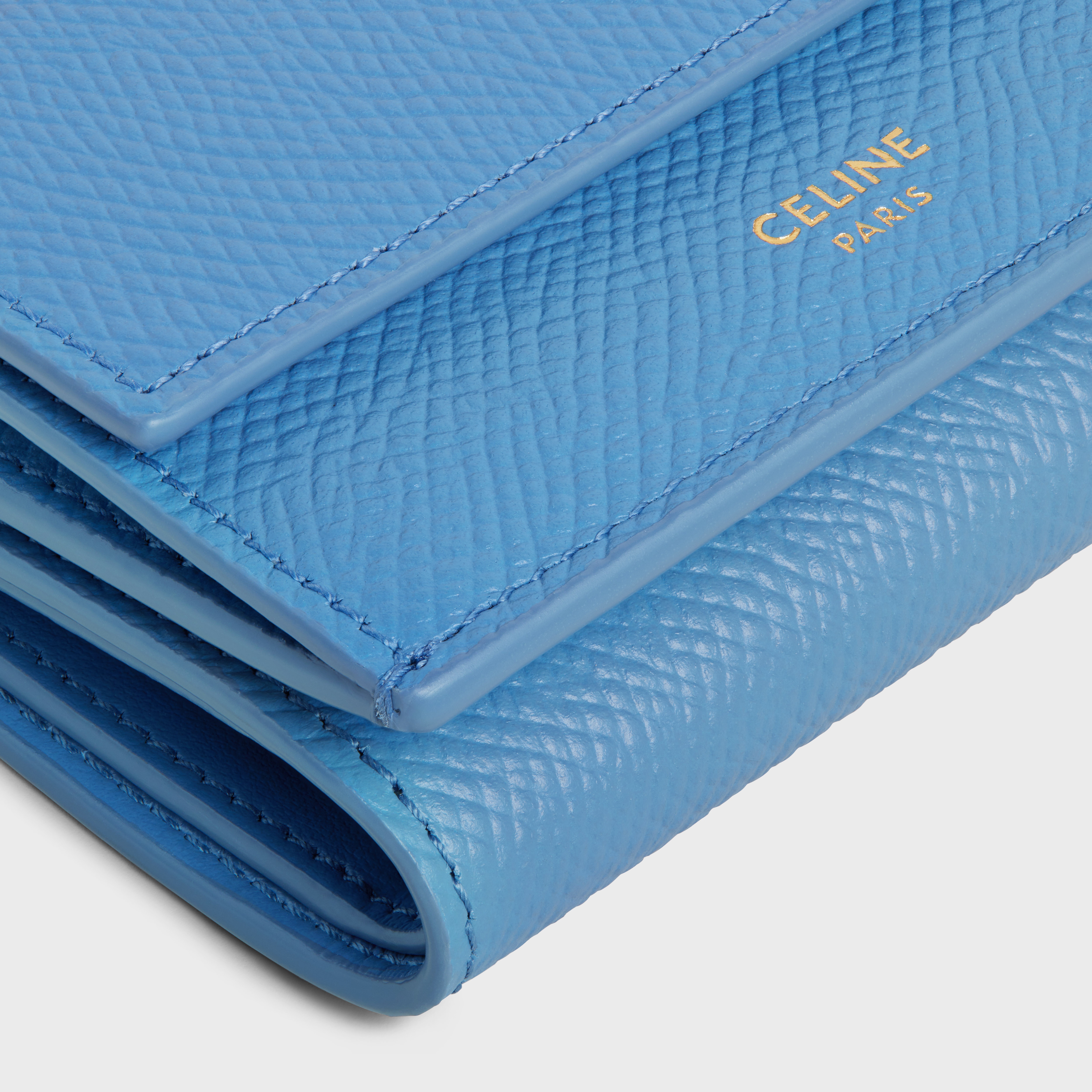 Folded Wallet in Grained Calfskin - 5
