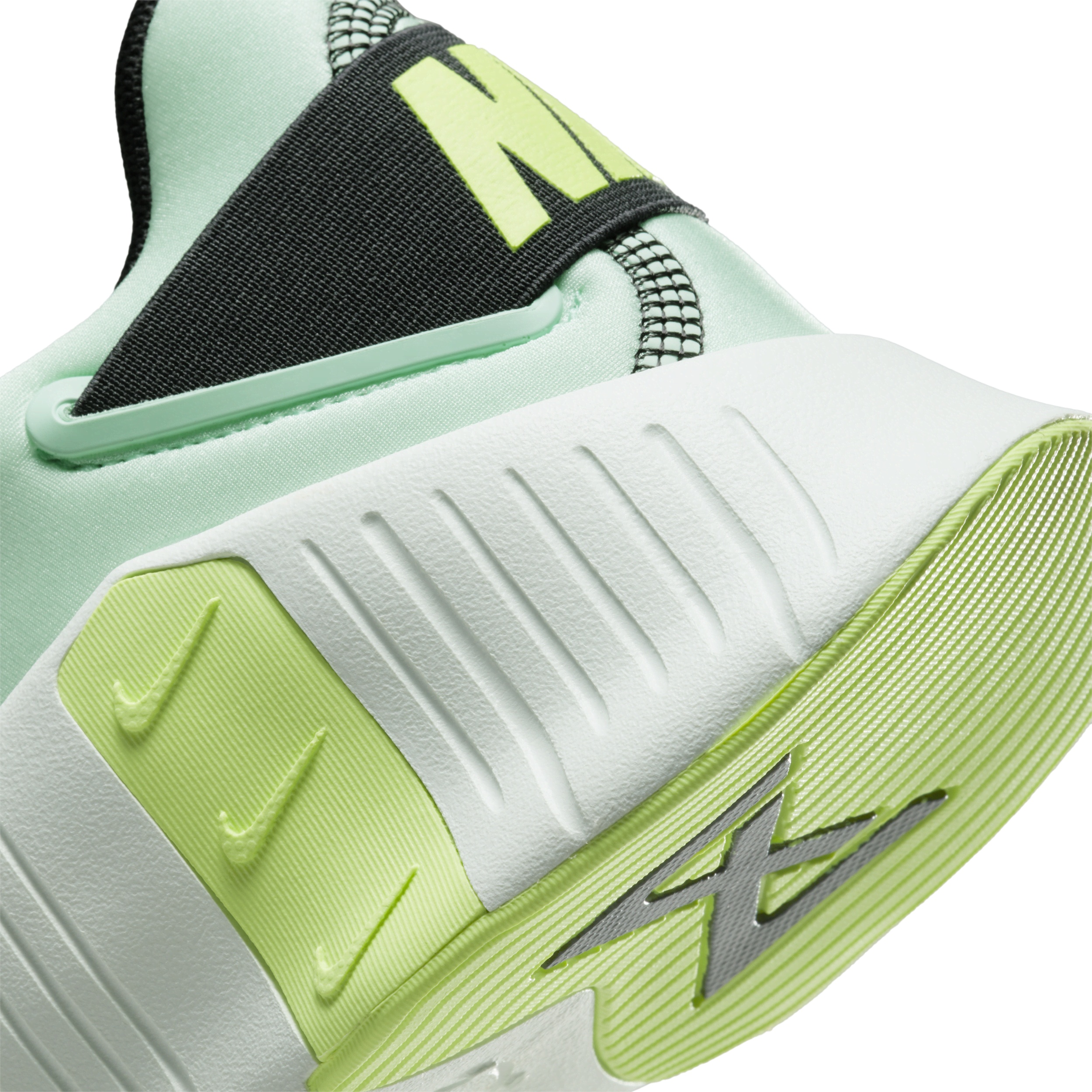 Nike Unisex Free Metcon 4 Workout Shoes - 8