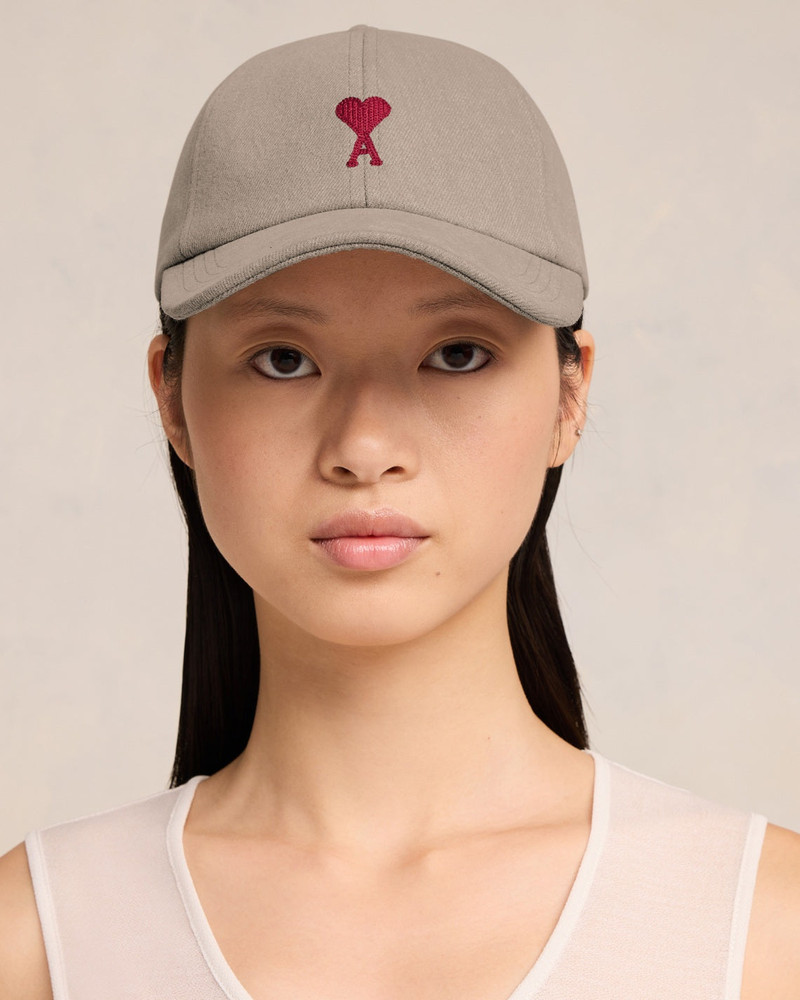 AMI Paris RED AMI DE COEUR EMBROIDERY CAP outlook