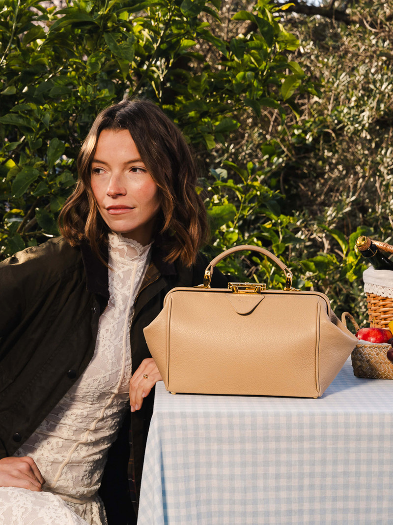 Cambridge Satchel The Sophie - Latte Calf Grain outlook