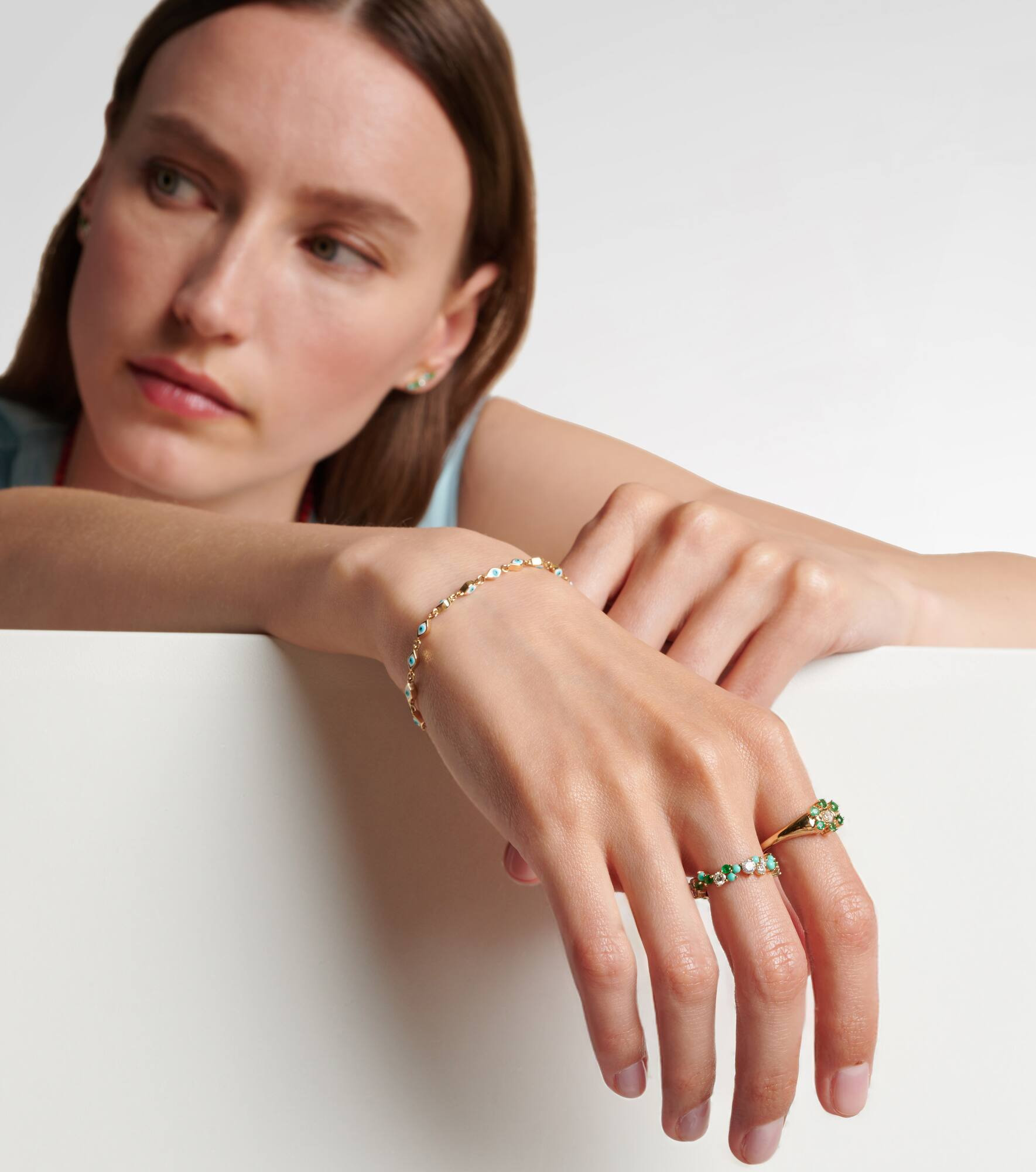 14kt gold ring with diamonds and emeralds - 2