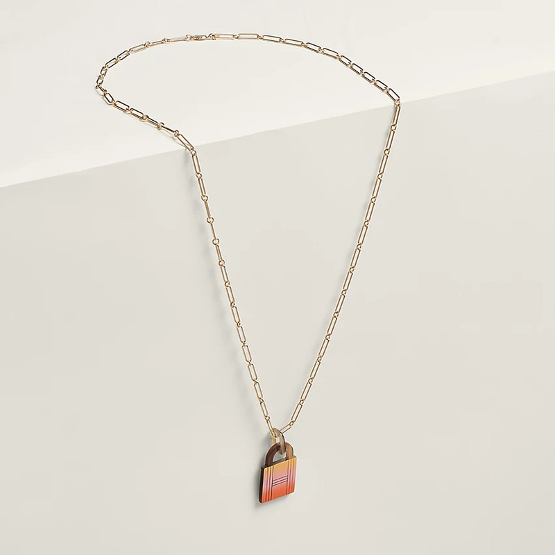 Hermès Fusion Amulette Padlock pendant, large model outlook