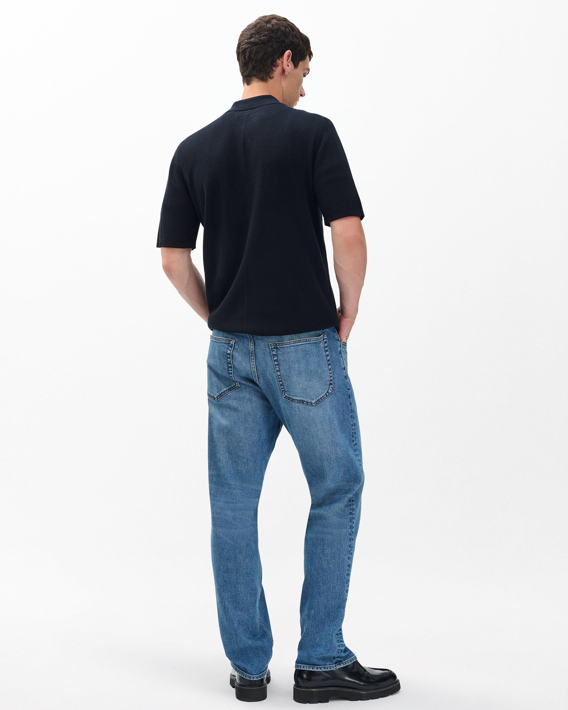 Fit 4 Straight Jeans
Authentic Stretch in Gordon - 6