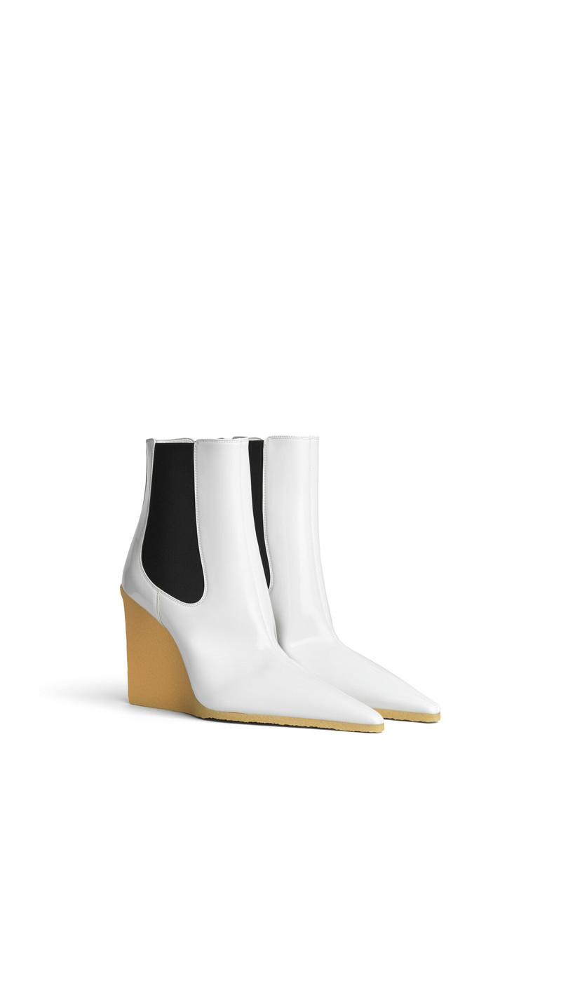 Alaïa WEDGE ANKLE BOOTS IN PATENT LEATHER outlook