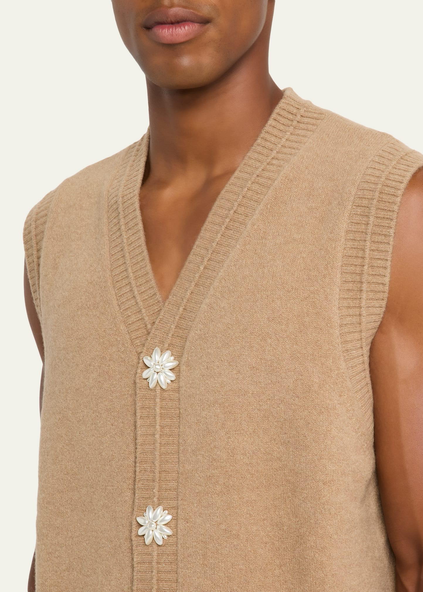 Men's Virgin Wool Knit Pearly Flower-Button Cardigan Vest - 5