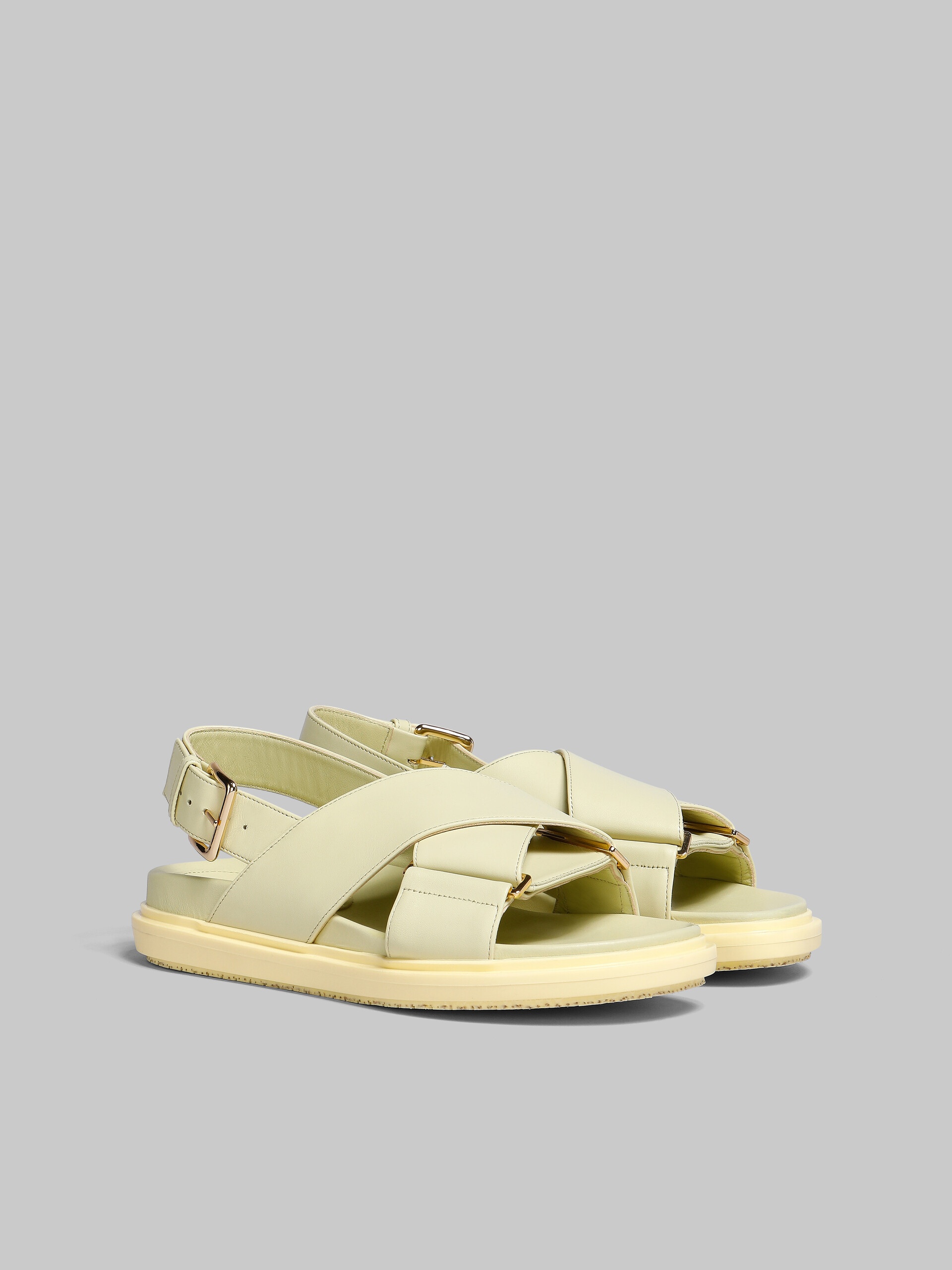 LIGHT YELLOW LEATHER FUSSBETT - 2