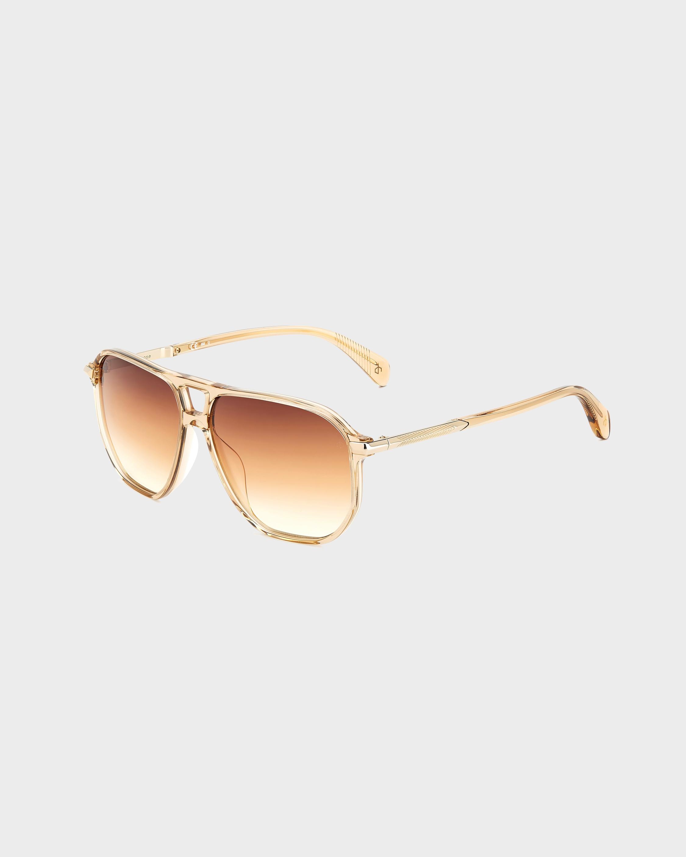 Maeve
Navigator Sunglasses - 1