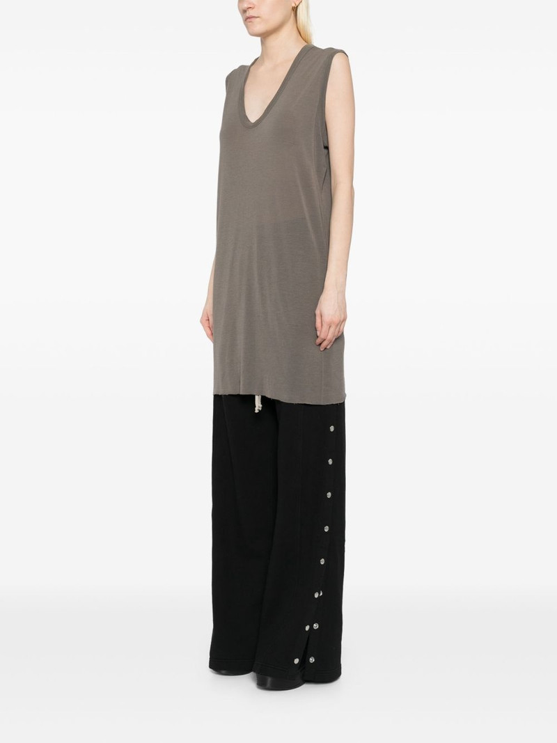 V-neck vest 3