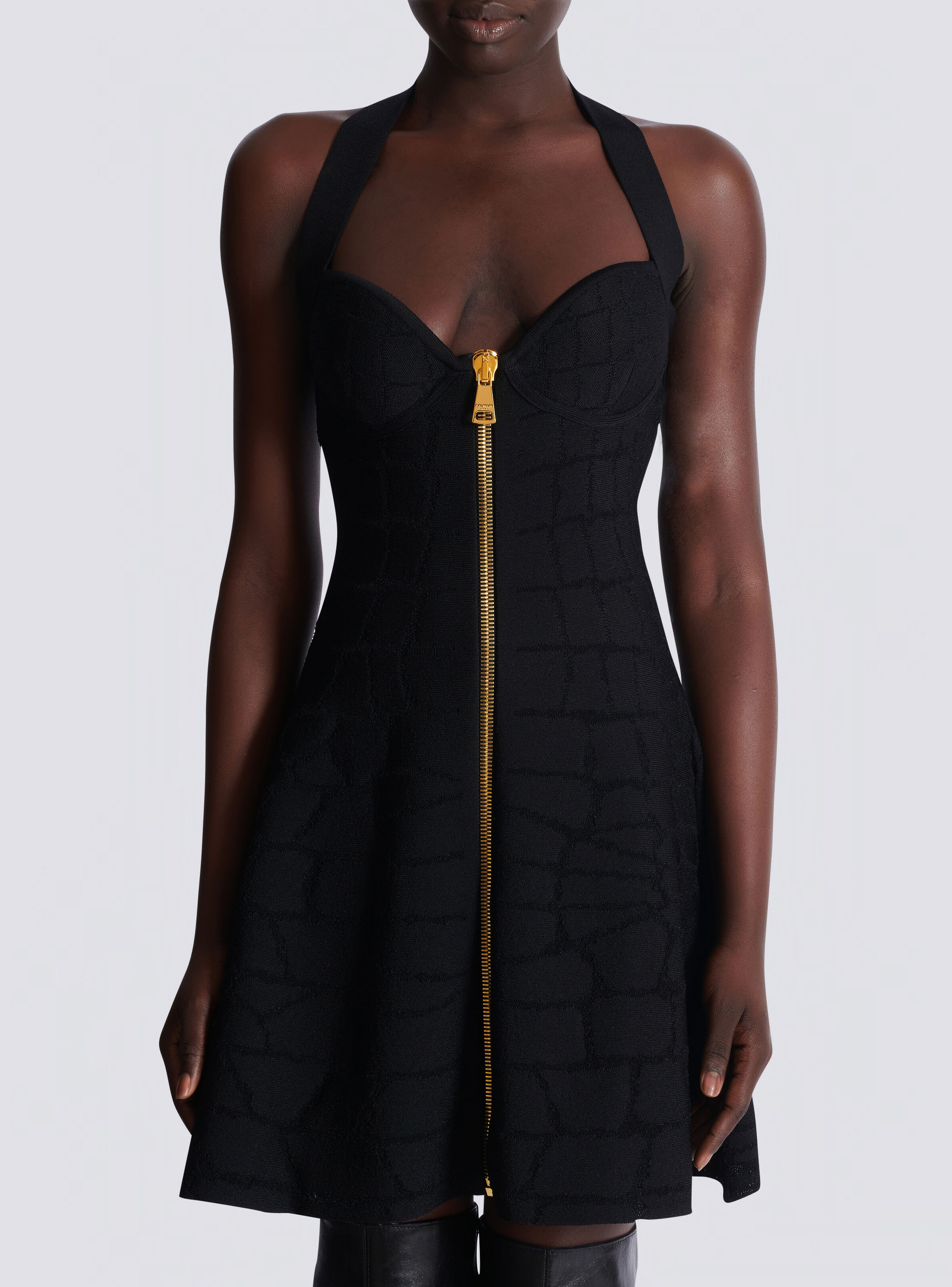 Flared halterneck dress in crocodile knit - 5