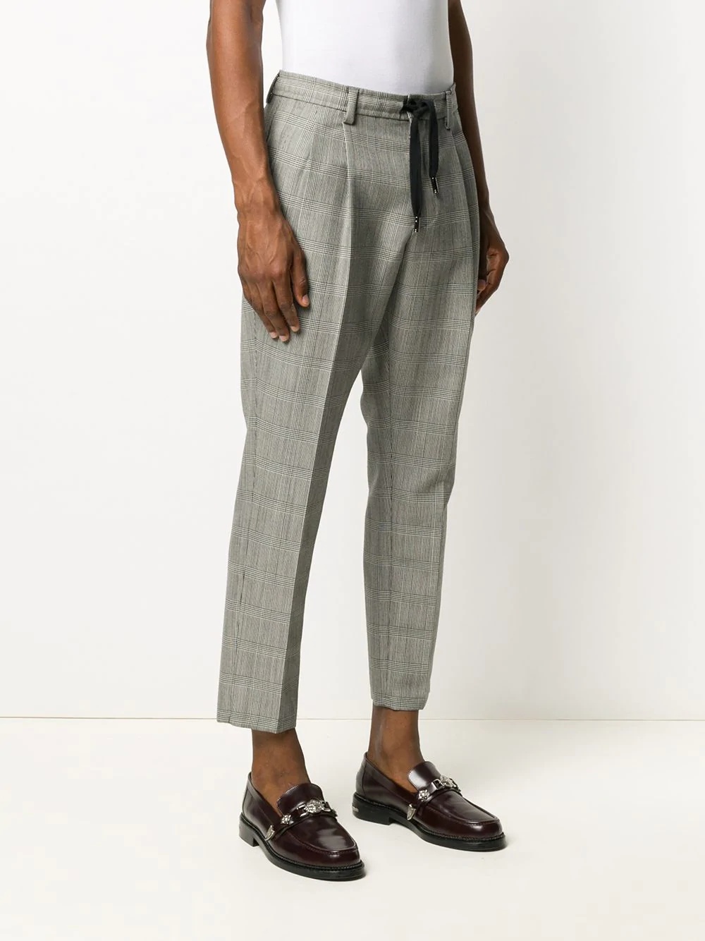 check-pattern cropped trousers - 3