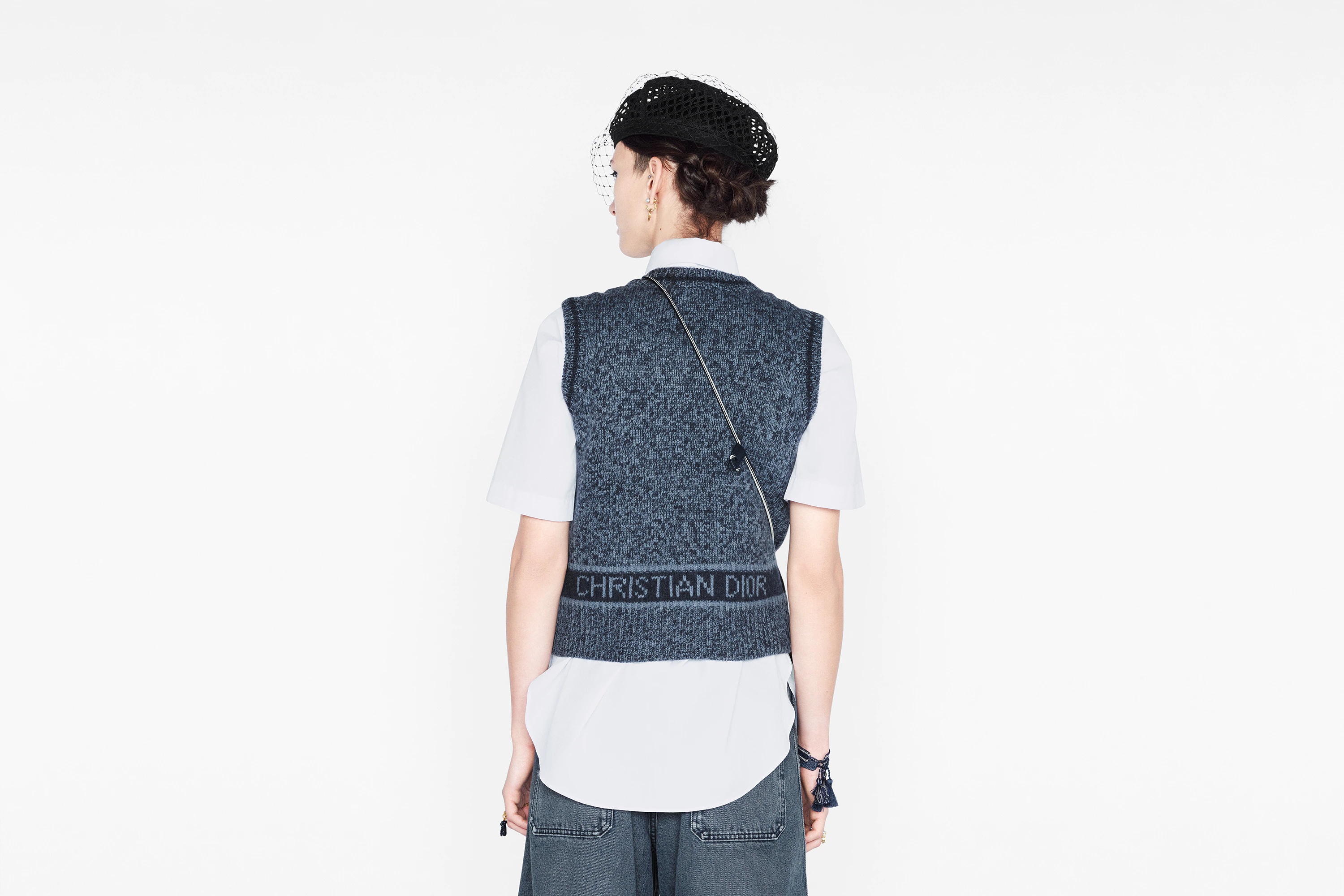 Sleeveless Sweater - 5