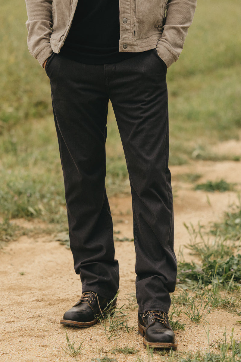 HIROSHI KATO The Pipe Straight Denit® Chino - Charcoal outlook