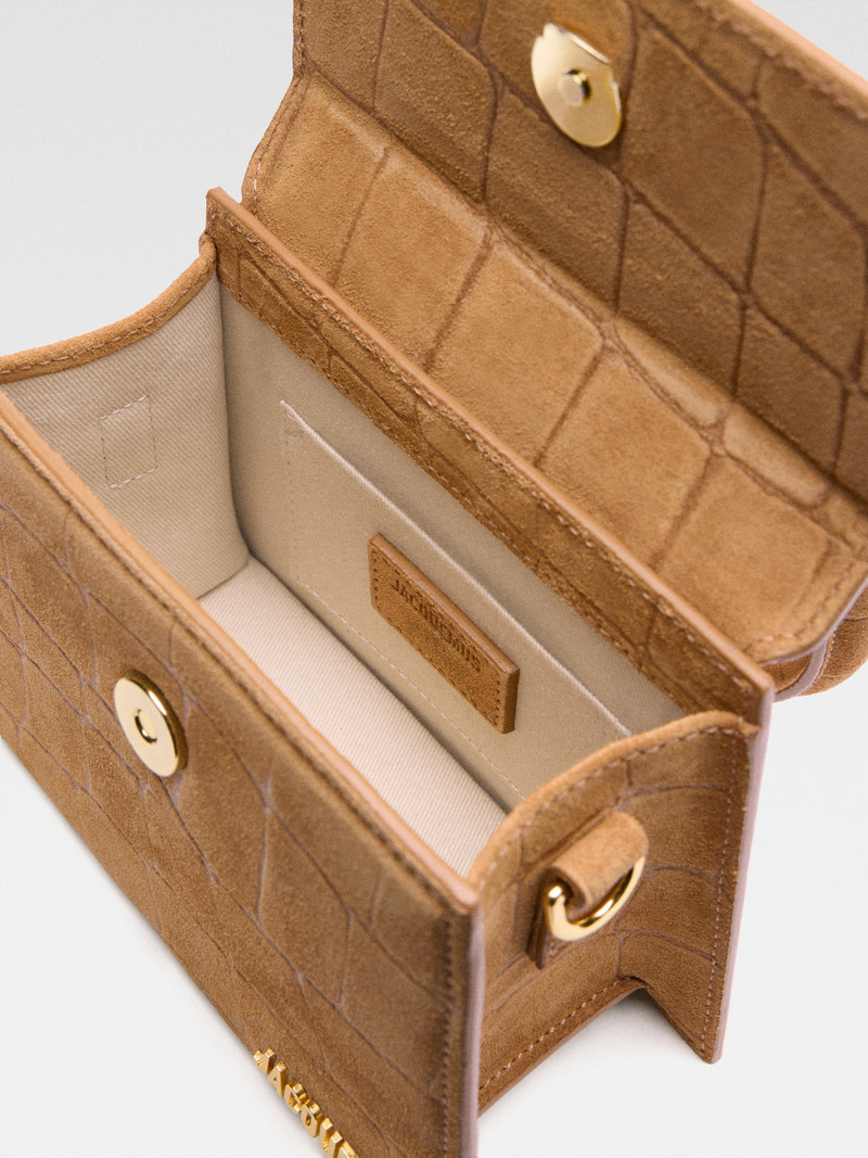 JACQUEMUS The medium Chiquito with buckle outlook