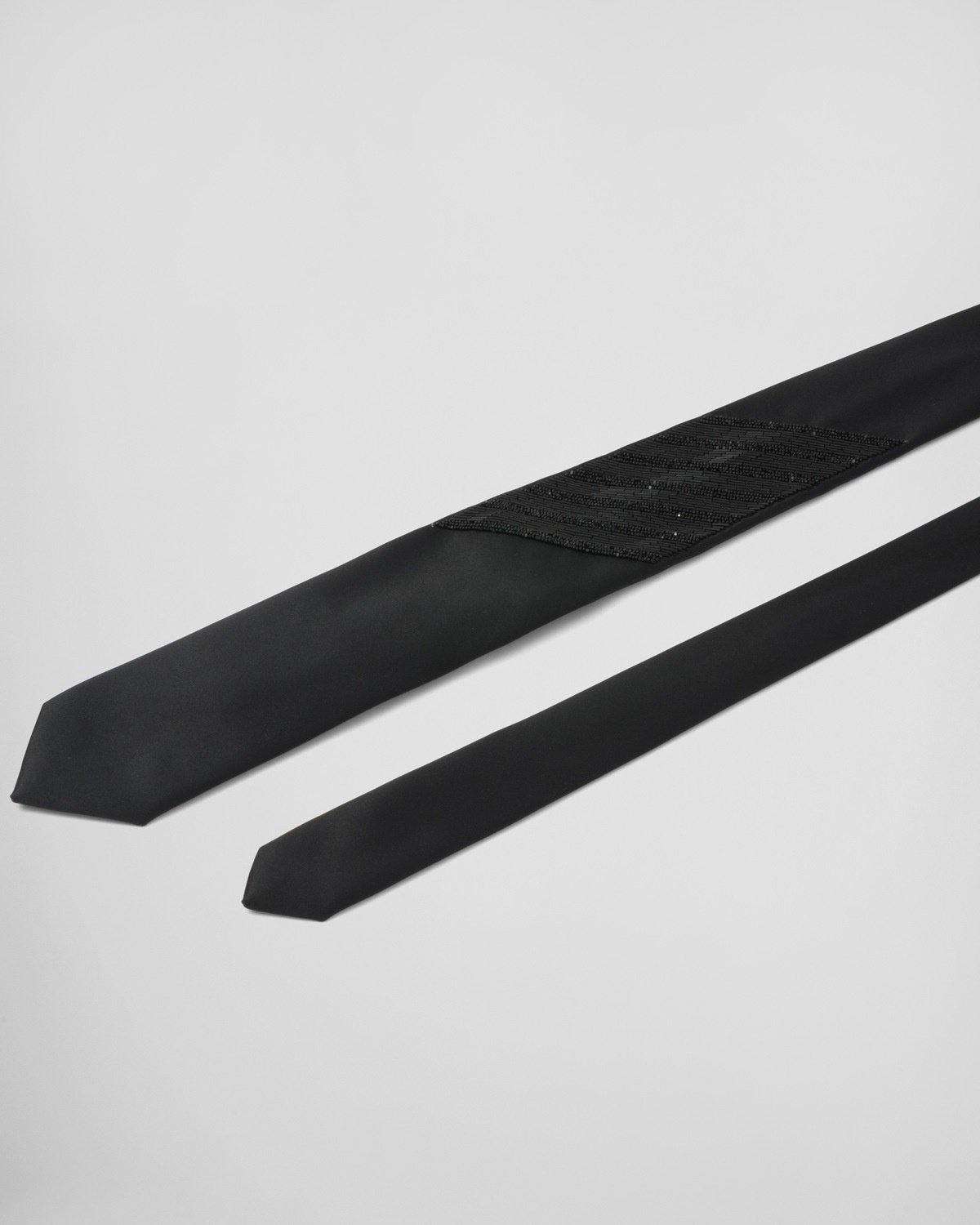 Embroidered satin tie - 3
