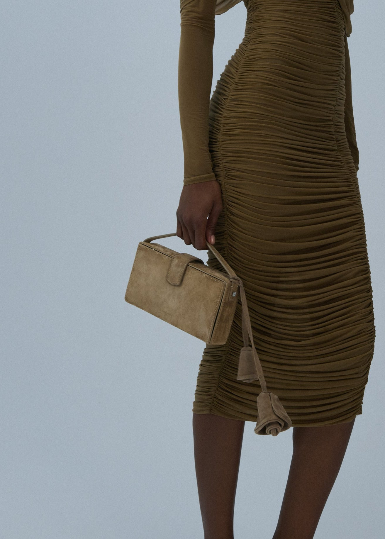 Apolonia bag in beige suede with flower charm - 5