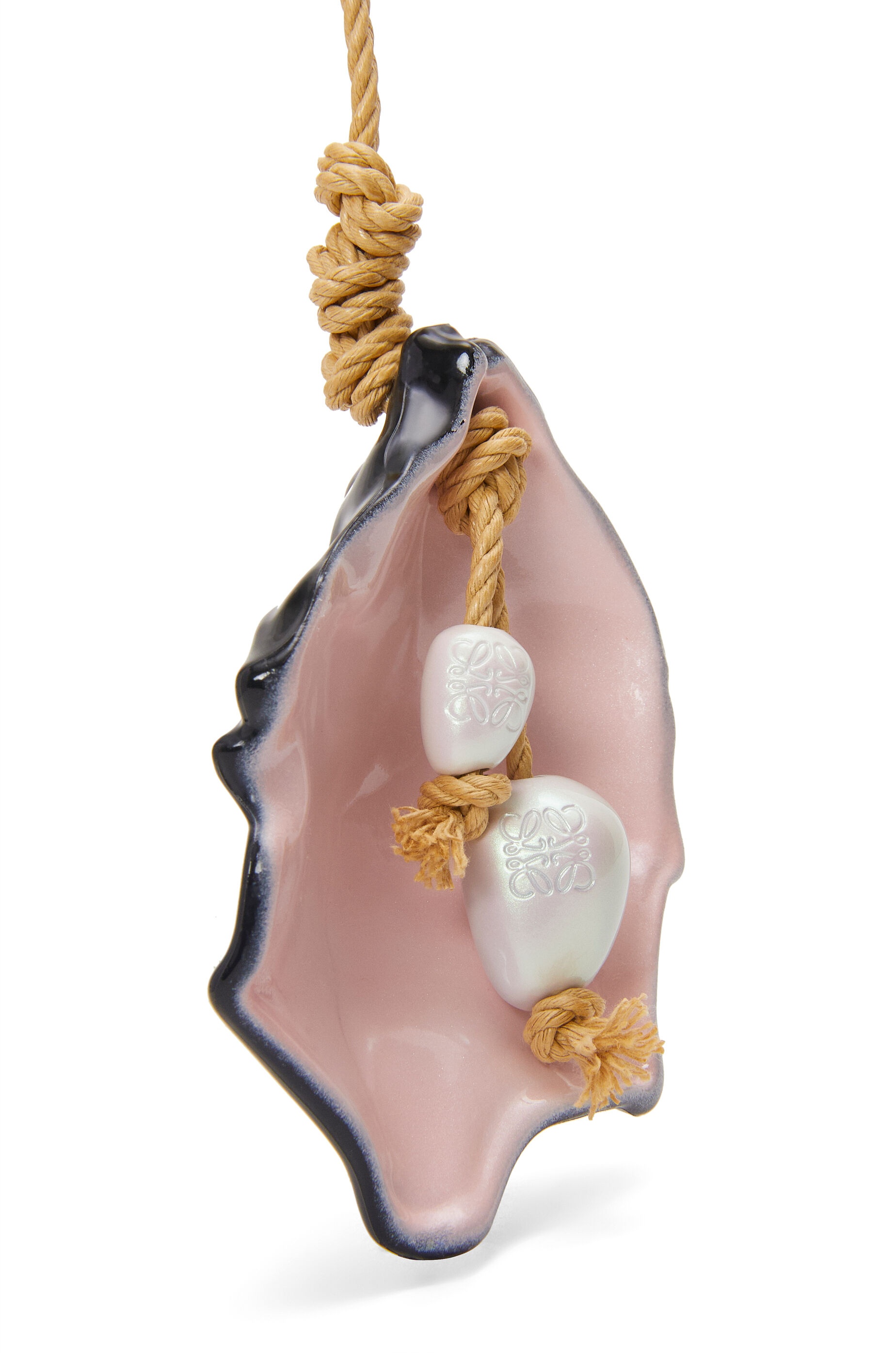 Oyster charm in resin - 2