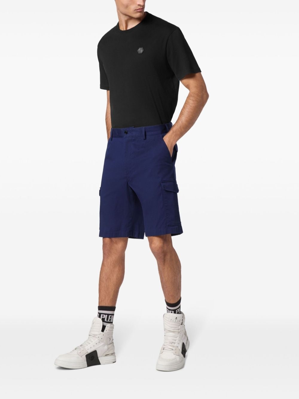 logo-plaque cargo shorts - 2