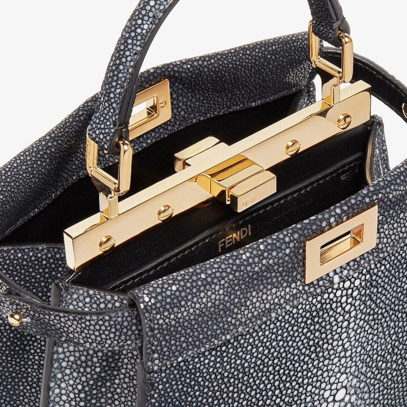 Peekaboo ISeeU Petite 5