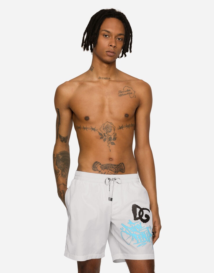 Mid-length swim trunks with spray-paint DG print - 4