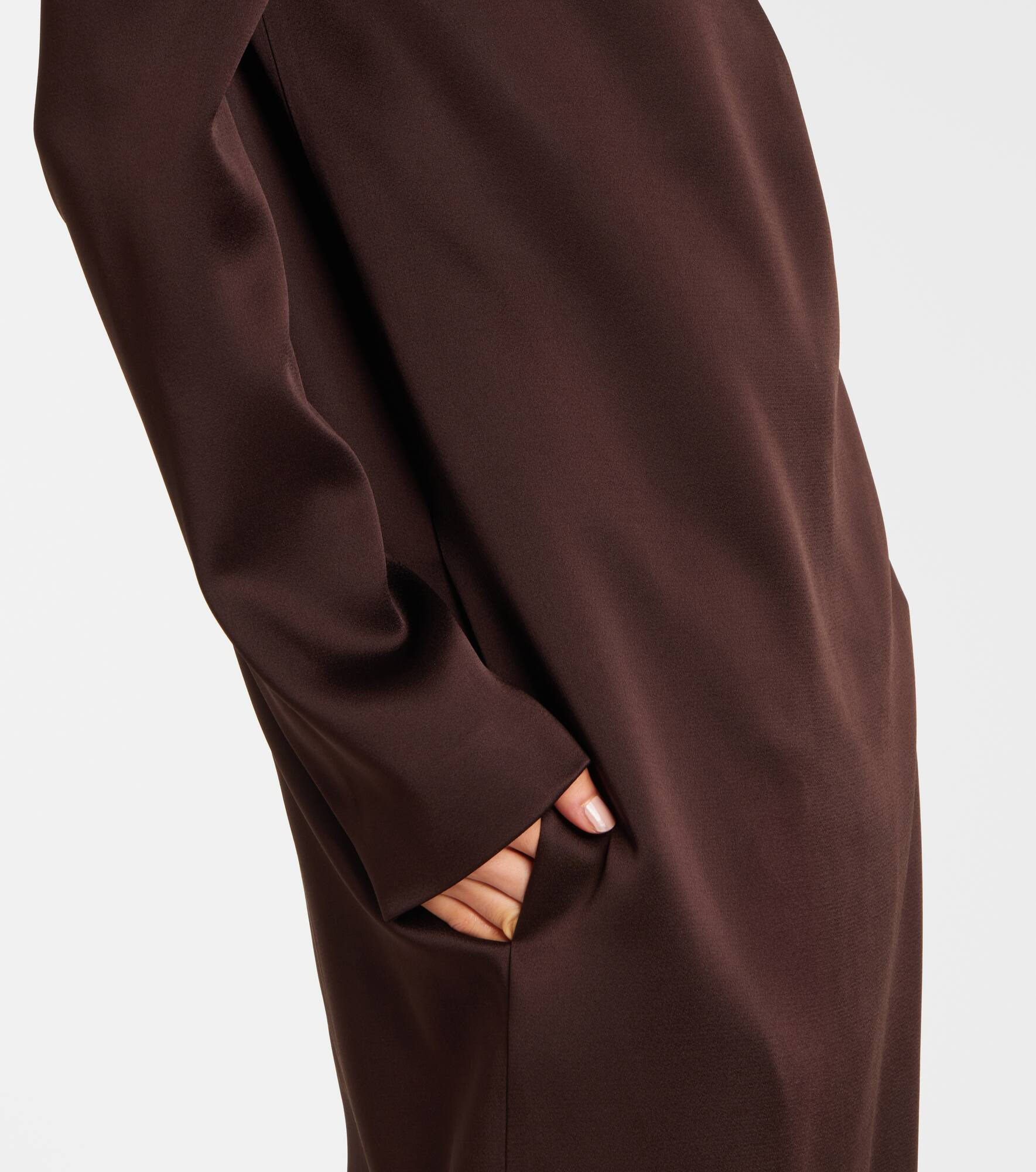Crêpe satin gown - 5