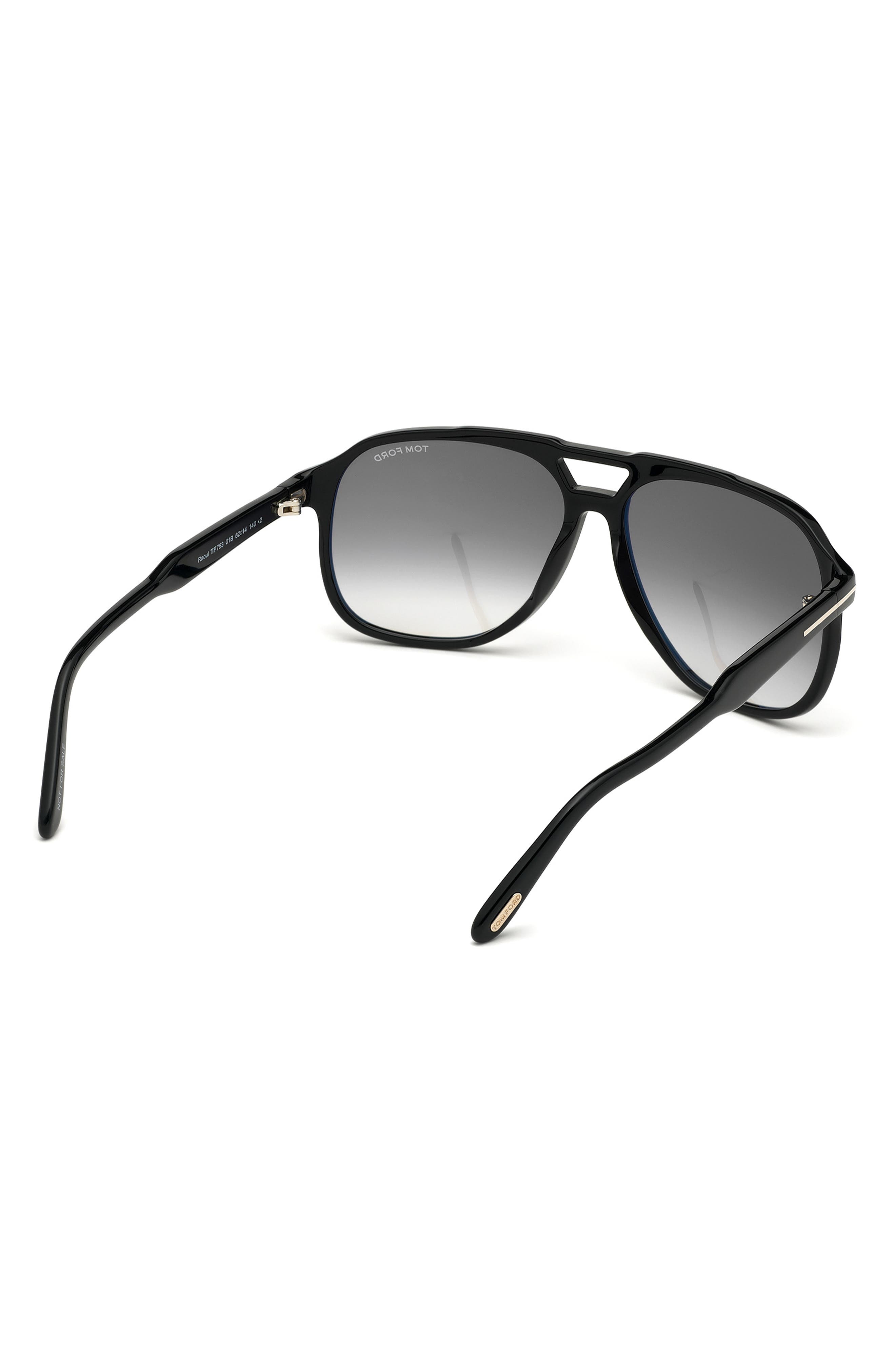 TOM FORD Raoul 62mm Gradient Navigator Sunglasses in Shiny Black /Smoke Polarized at Nordstrom - 4