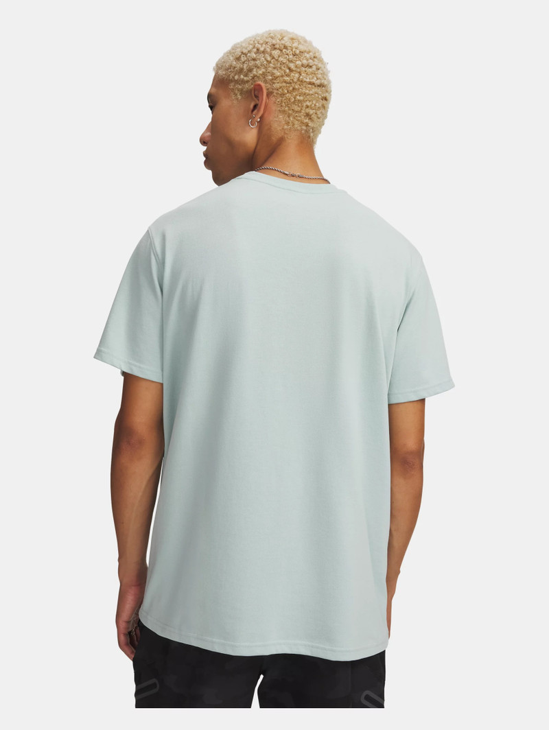 Under Armour UA Heavyweight Armour Label outlook