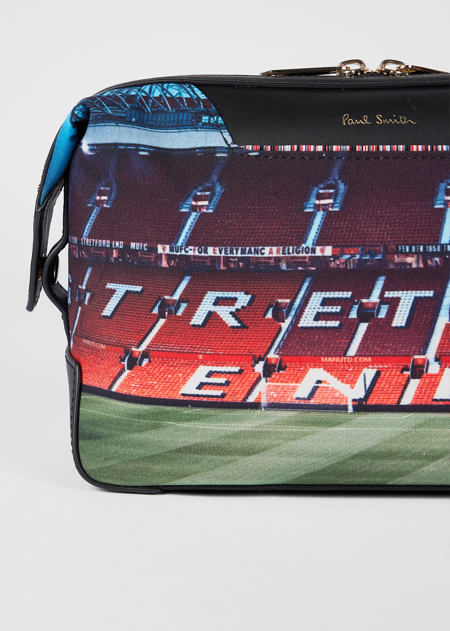 Paul Smith for Manchester United - 'Stretford End' Wash Bag - 3