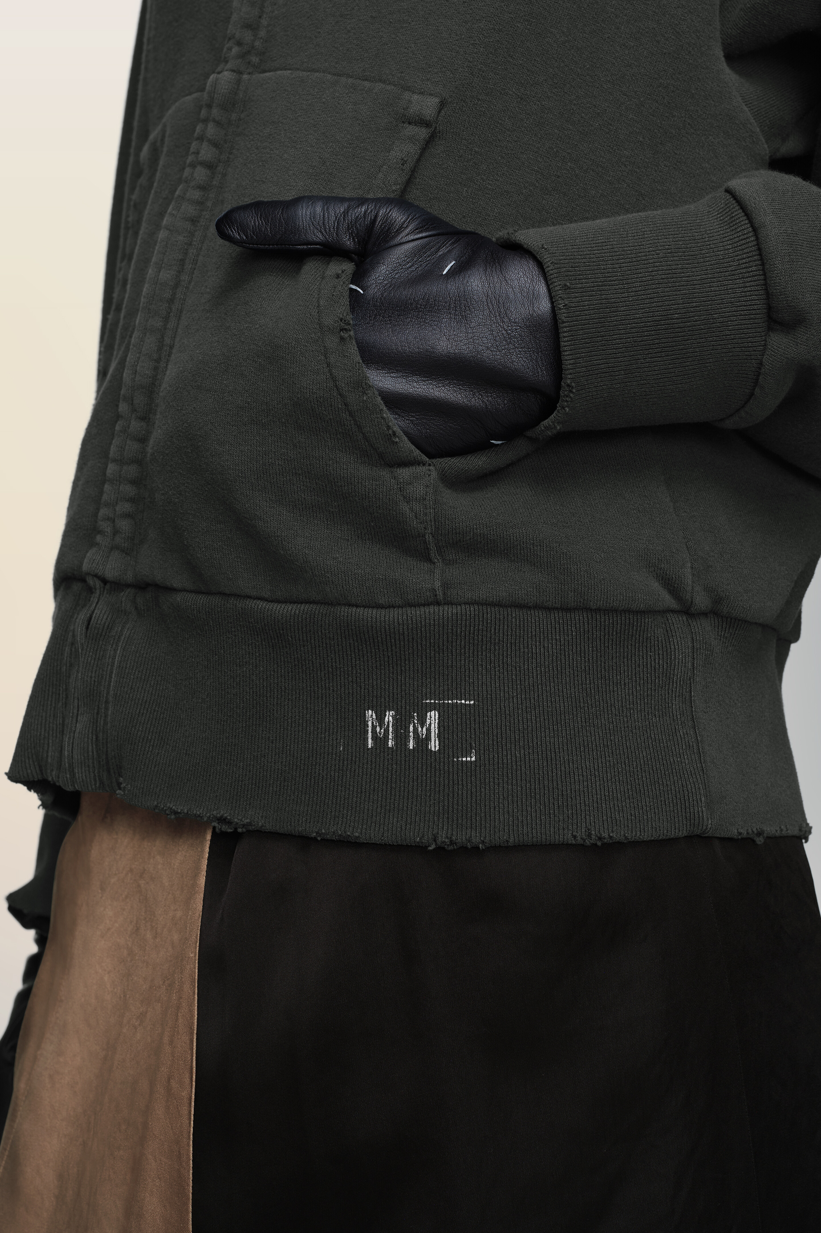 Hooded sweatshirt - 6