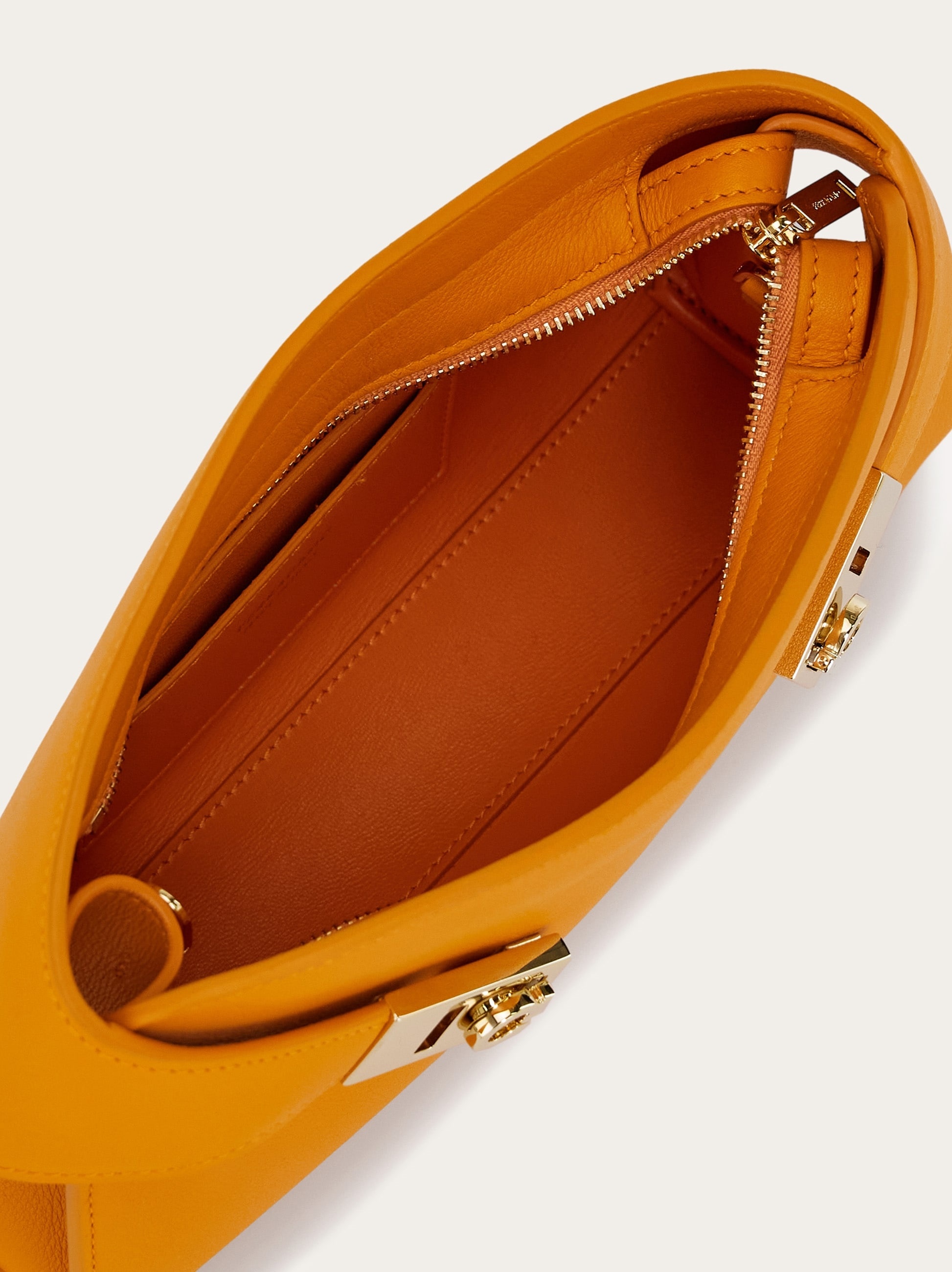 Hug mini crossbody bag - 5