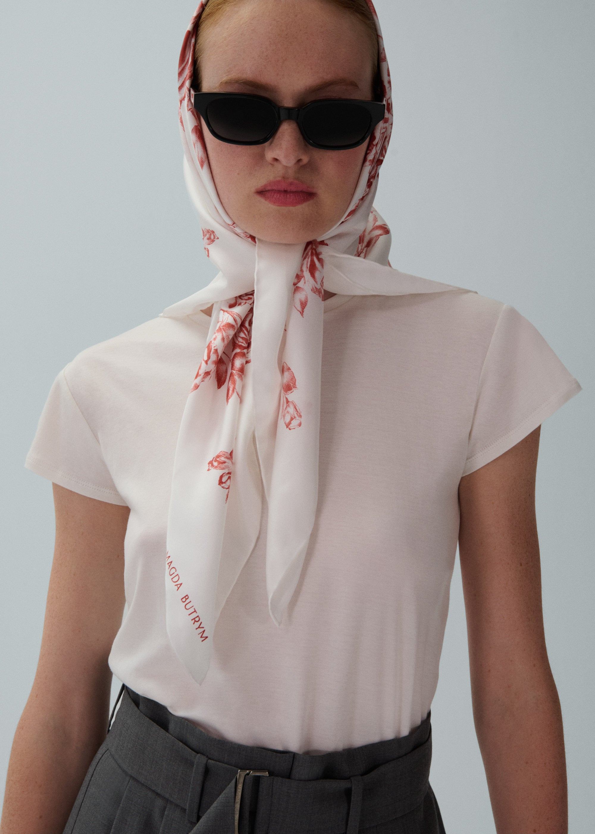 Rose print scarf in white - 3