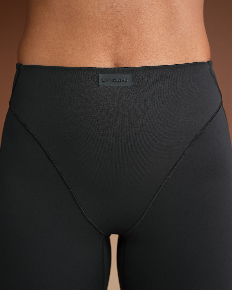 NikeSKIMS Matte Women's High-Waisted V-Panel Straight Leggings 6