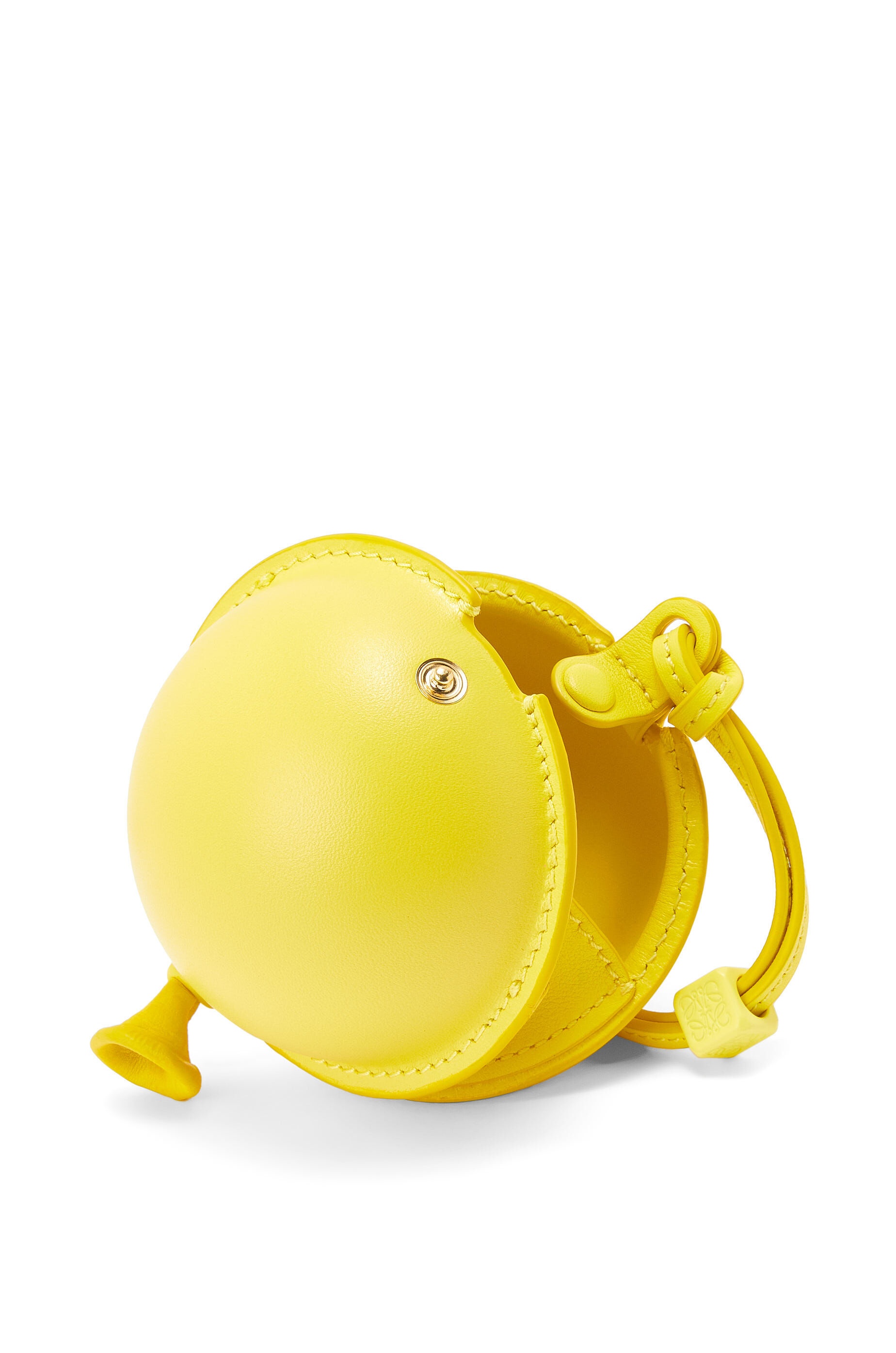Balloon pouch in classic calfskin 2