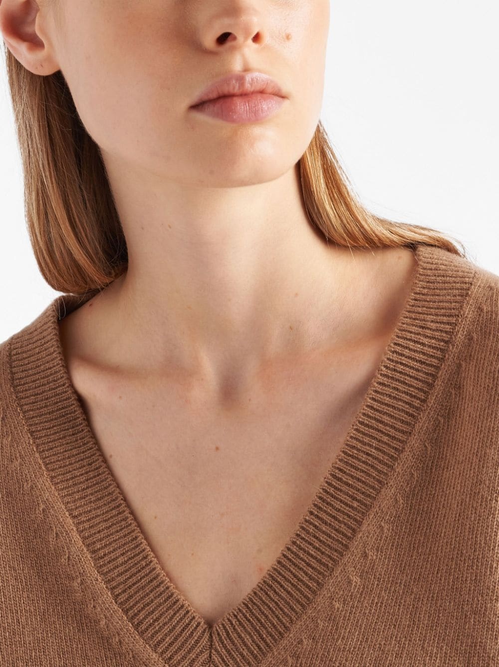 V-neck logo-patch cashmere jumper - 5
