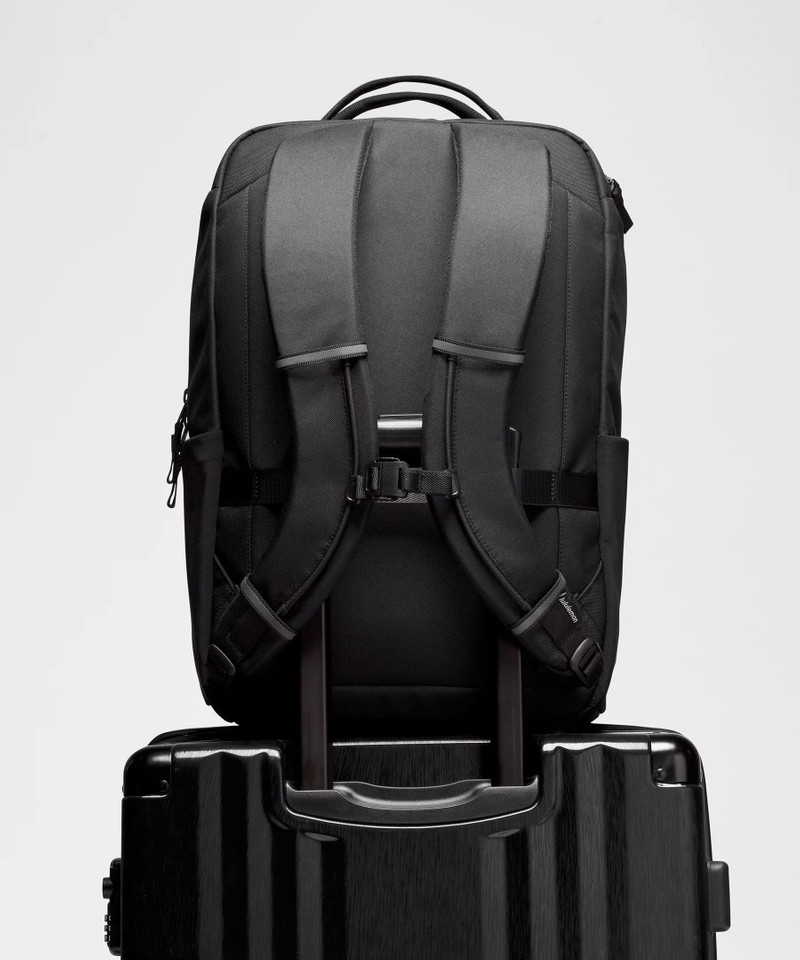 Double-Zip Backpack 22L 7