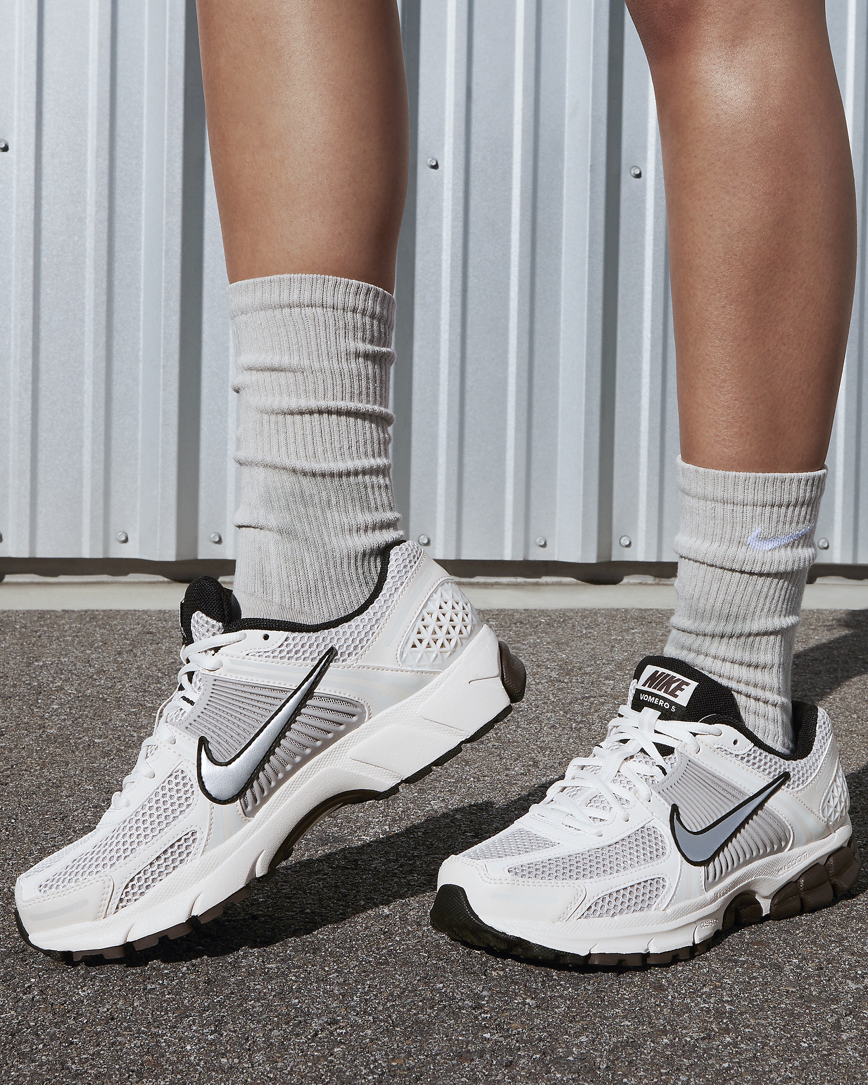 Nike Nike Zoom Vomero 5 Women's Shoes | REVERSIBLE