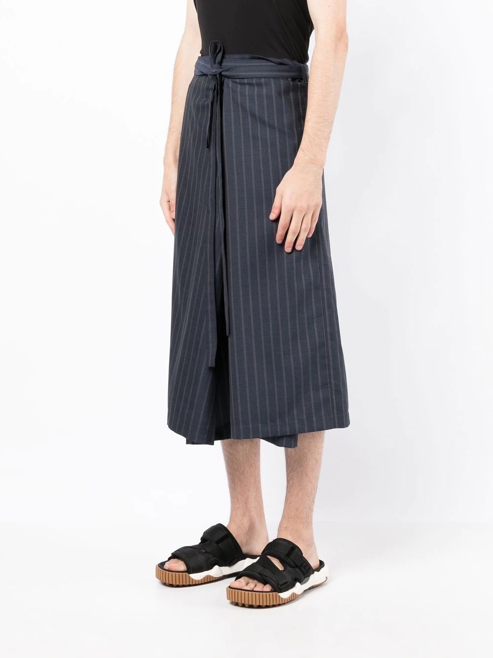 belted pinstripe tailored shorts - 3