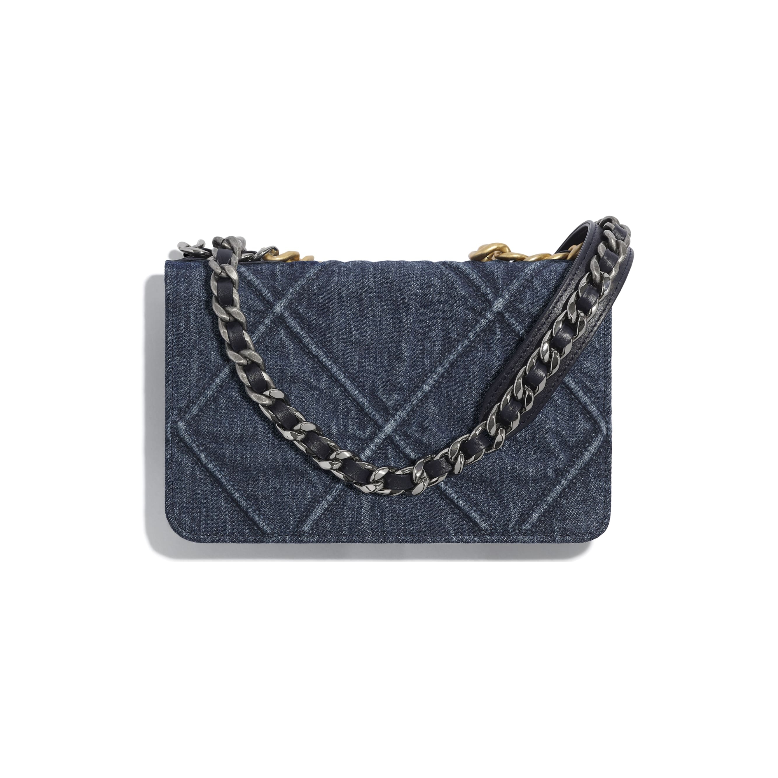 CHANEL 19 Wallet on Chain - 2