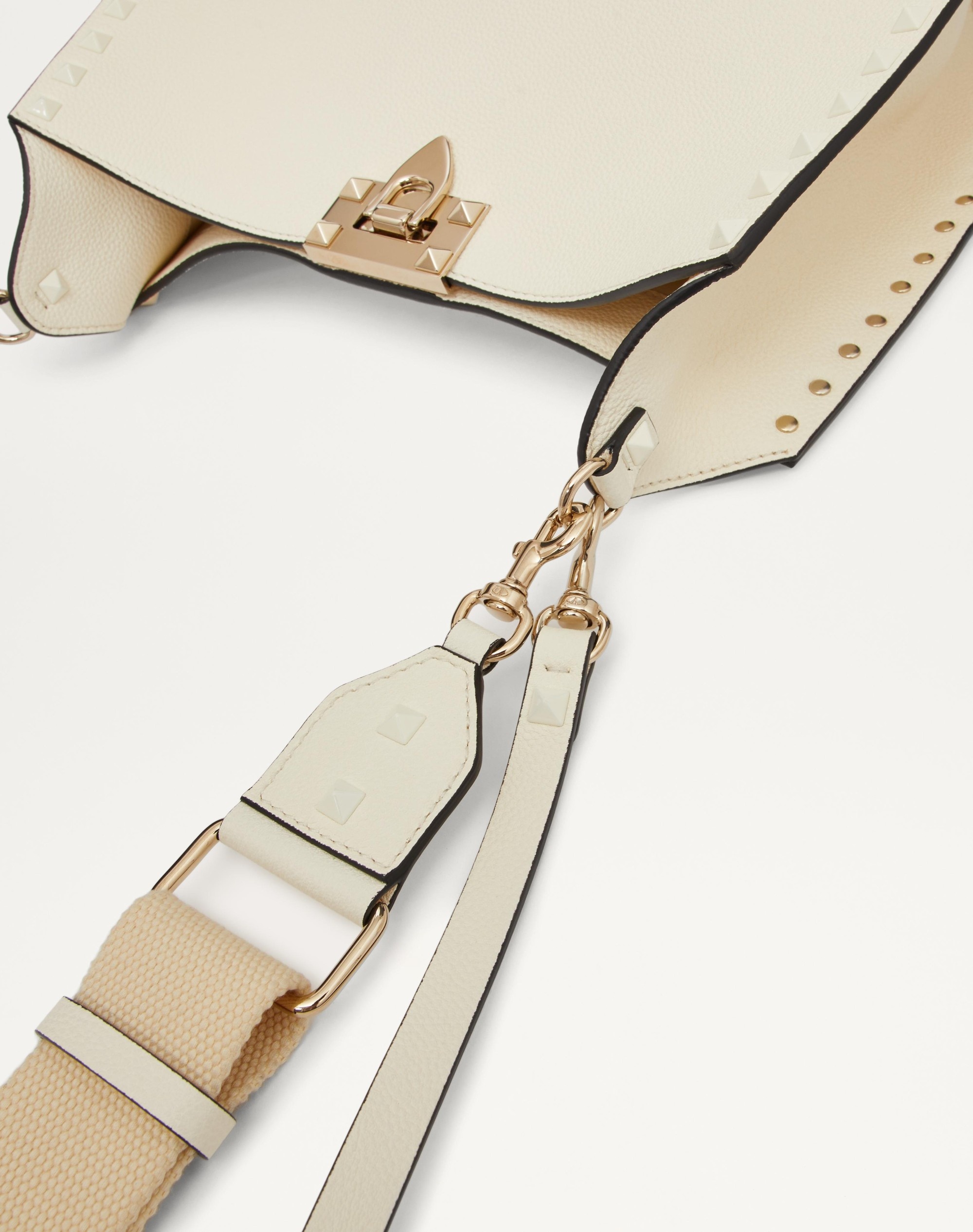 ROCKSTUD GRAINY CALFSKIN HOBO BAG - 7