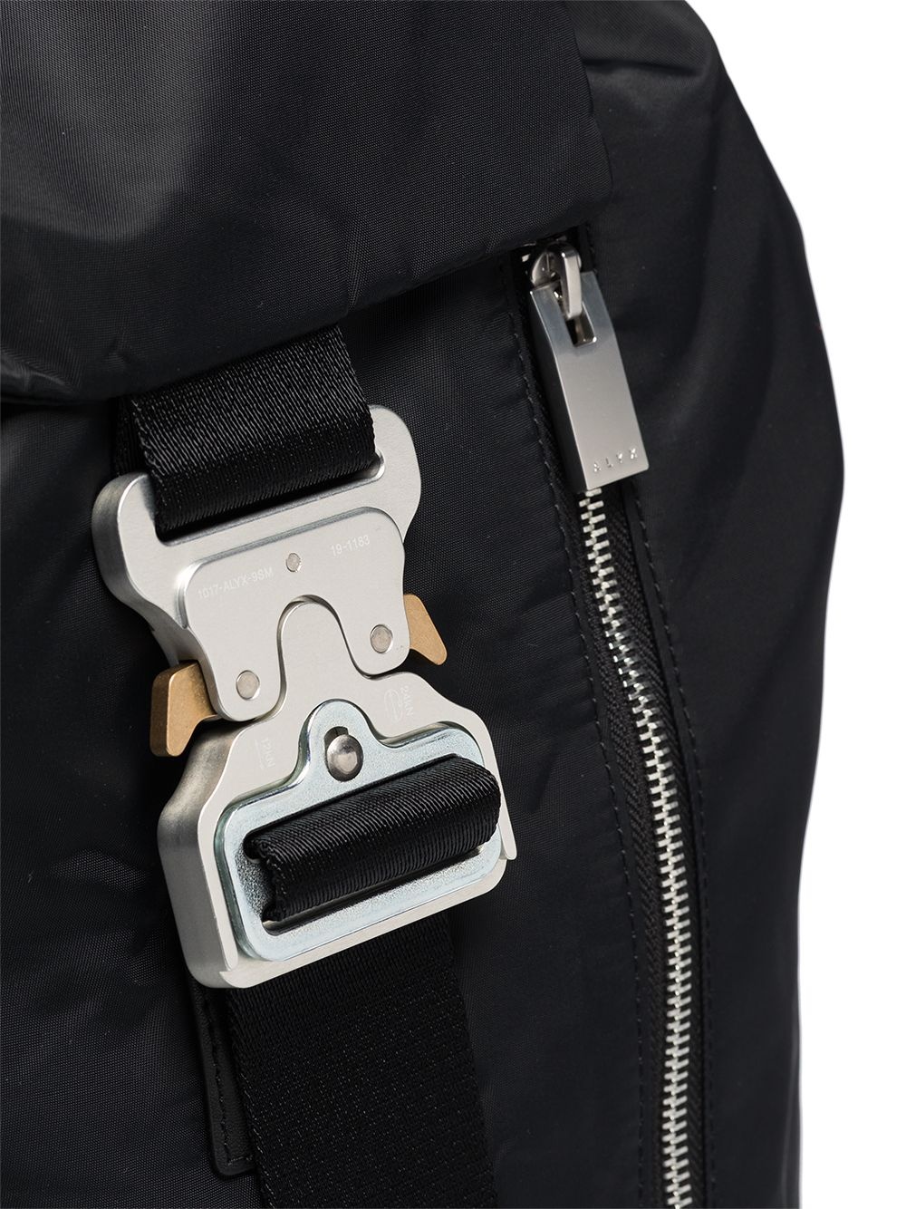 Tank buckle-fastening backpack - 5