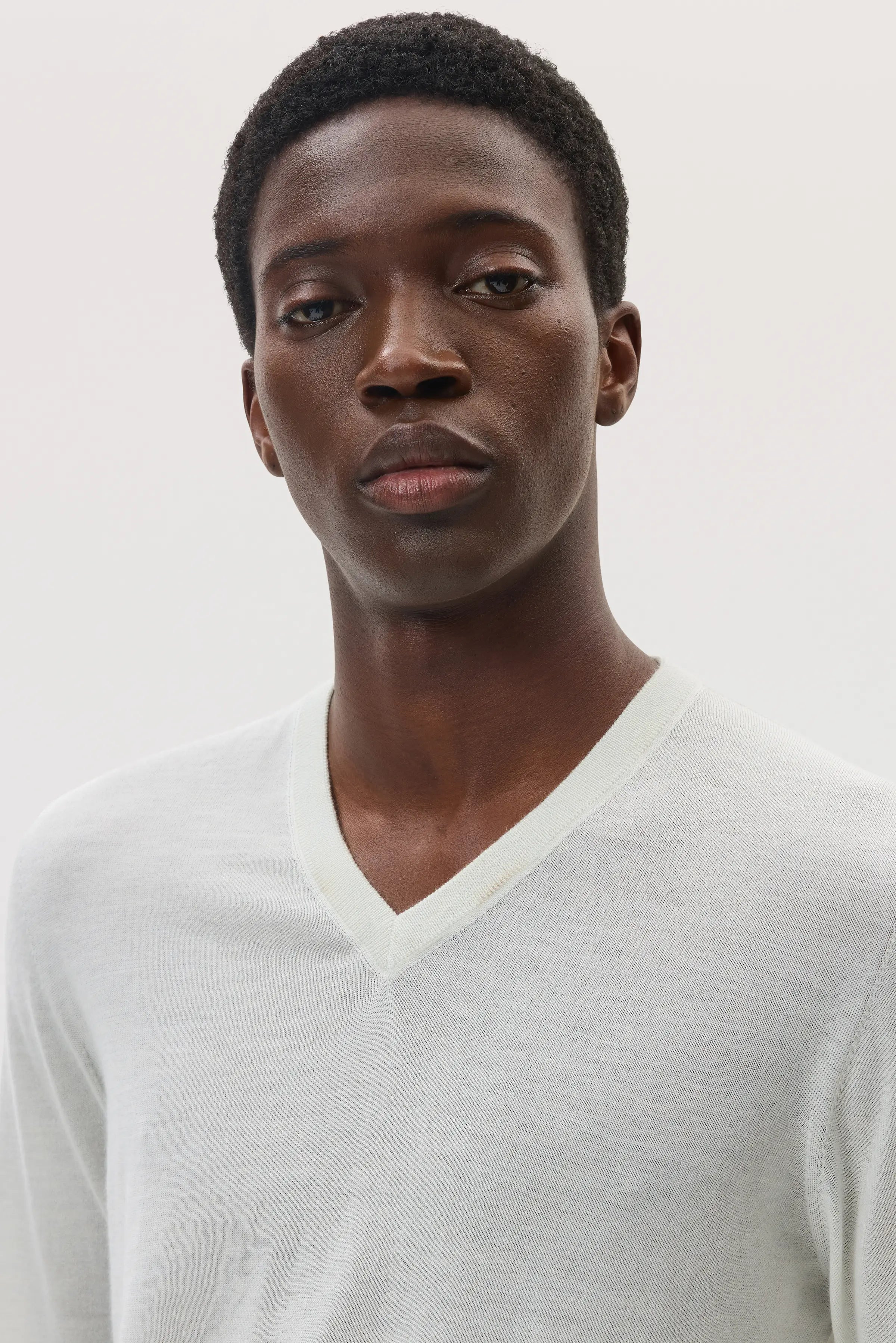 Superfine Cashmere V Neck - 6