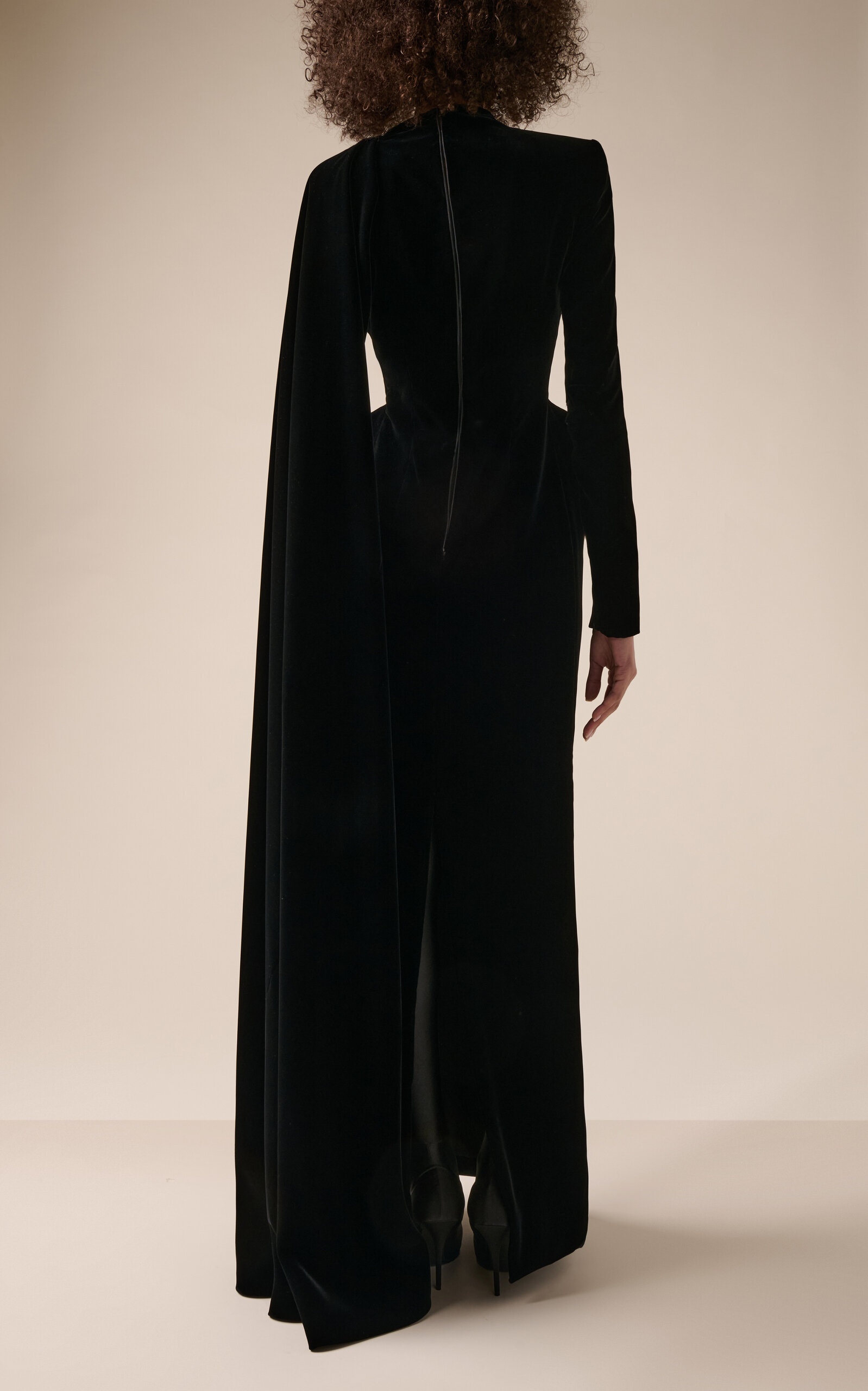 Hourglass Velvet Cape Gown black - 4