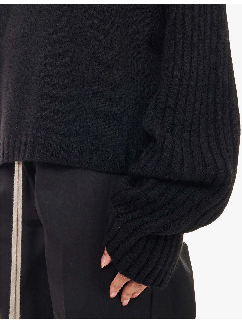 Round-Neck Long-Sleeves Cashmere Jumper - 5