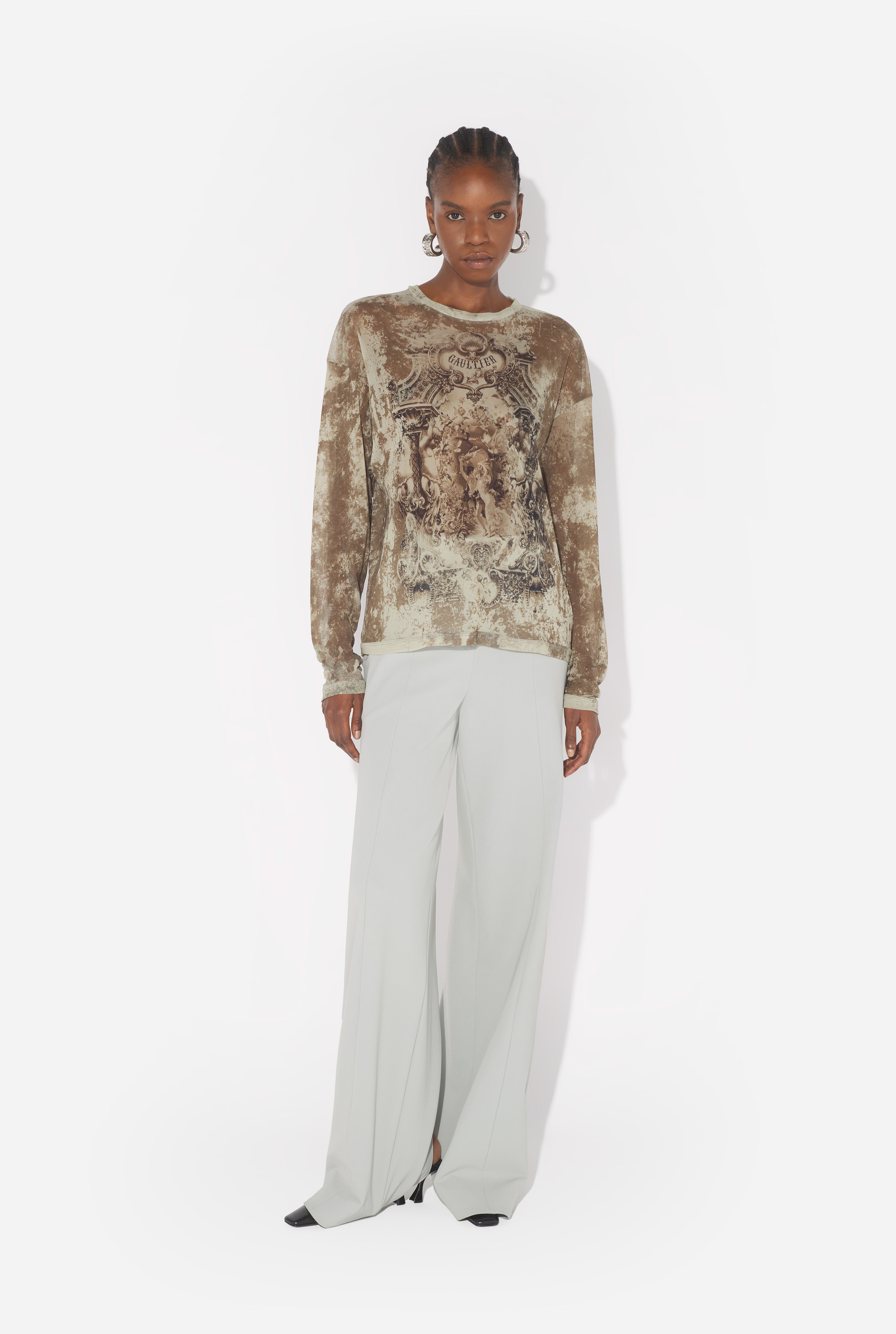 THE OVERSIZED BEIGE MÉDAILLON TOP - 2