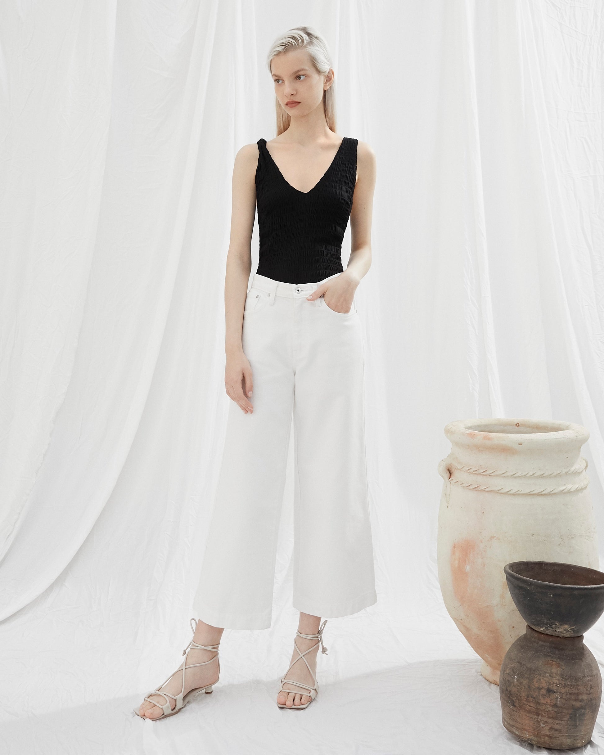 Wide Leg High Rise Jeans - 4